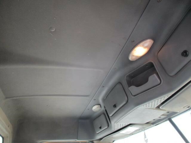2011 Freightliner Cascadia 125 Semi Trucks/Trailer
