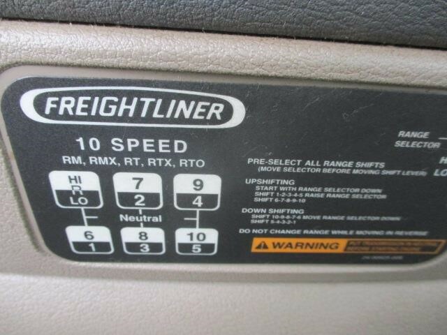2011 Freightliner Cascadia 125 Semi Trucks/Trailer