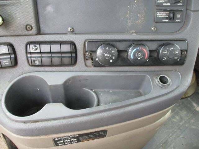 2011 Freightliner Cascadia 125 Semi Trucks/Trailer