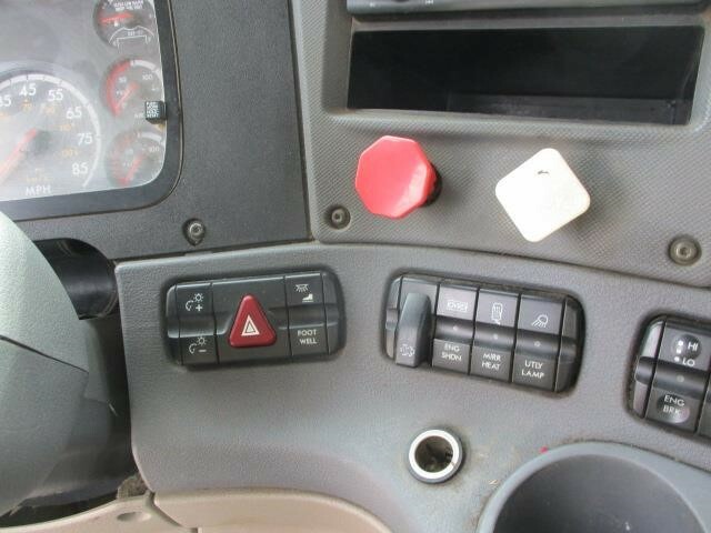 2011 Freightliner Cascadia 125 Semi Trucks/Trailer