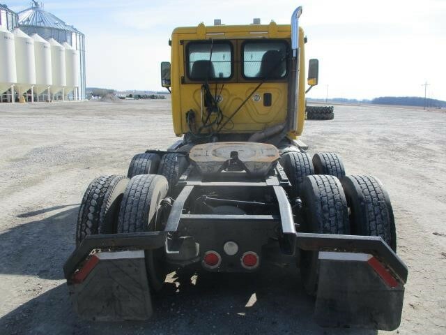 2011 Freightliner Cascadia 125 Semi Trucks/Trailer