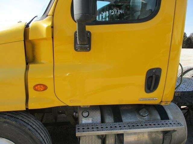 2011 Freightliner Cascadia 125 Semi Trucks/Trailer
