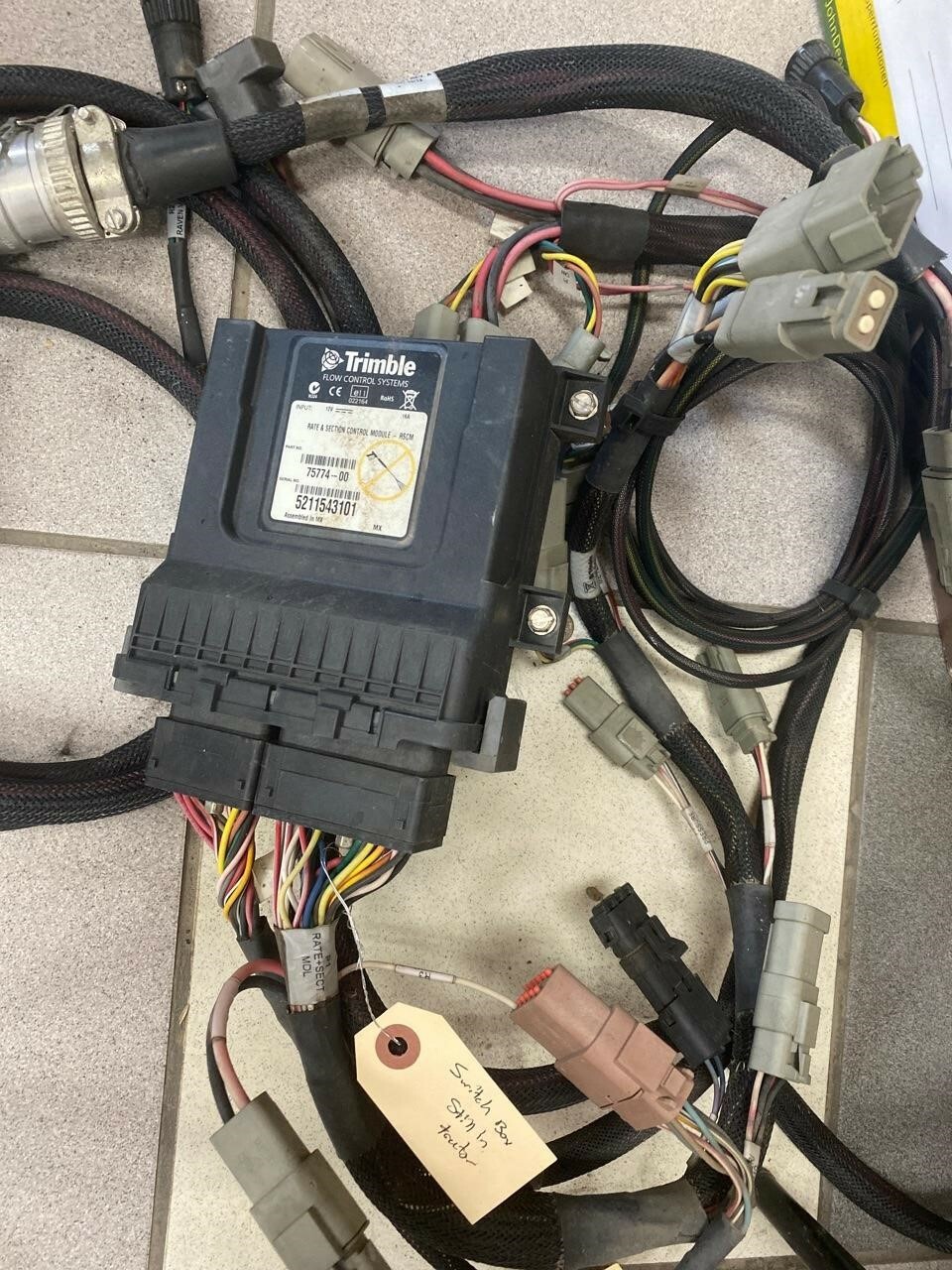Trimble FIELDIQ Precision Ag 1,500 Machinery Pete