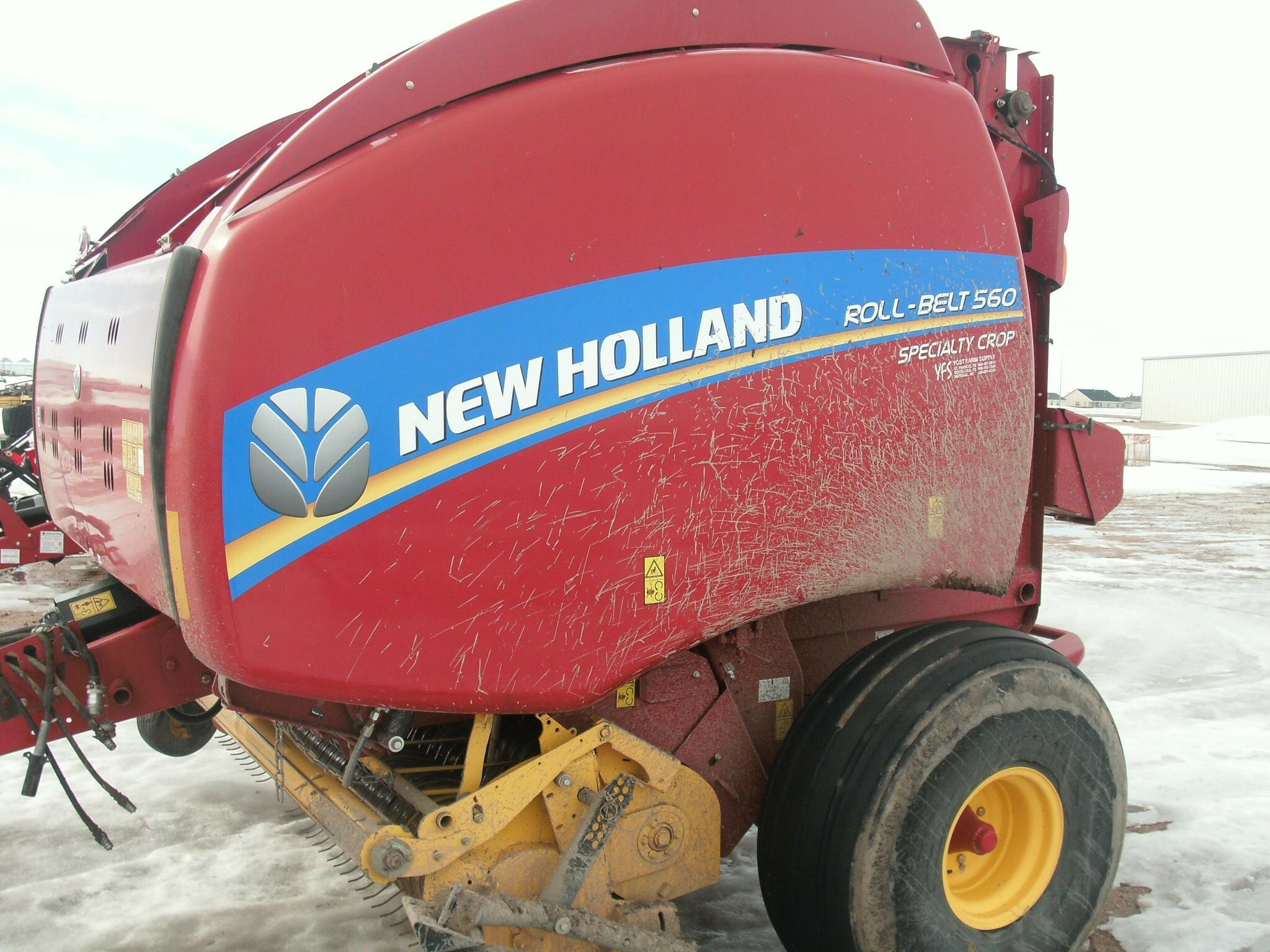 2017 New Holland Roll-Belt 560 Round Baler