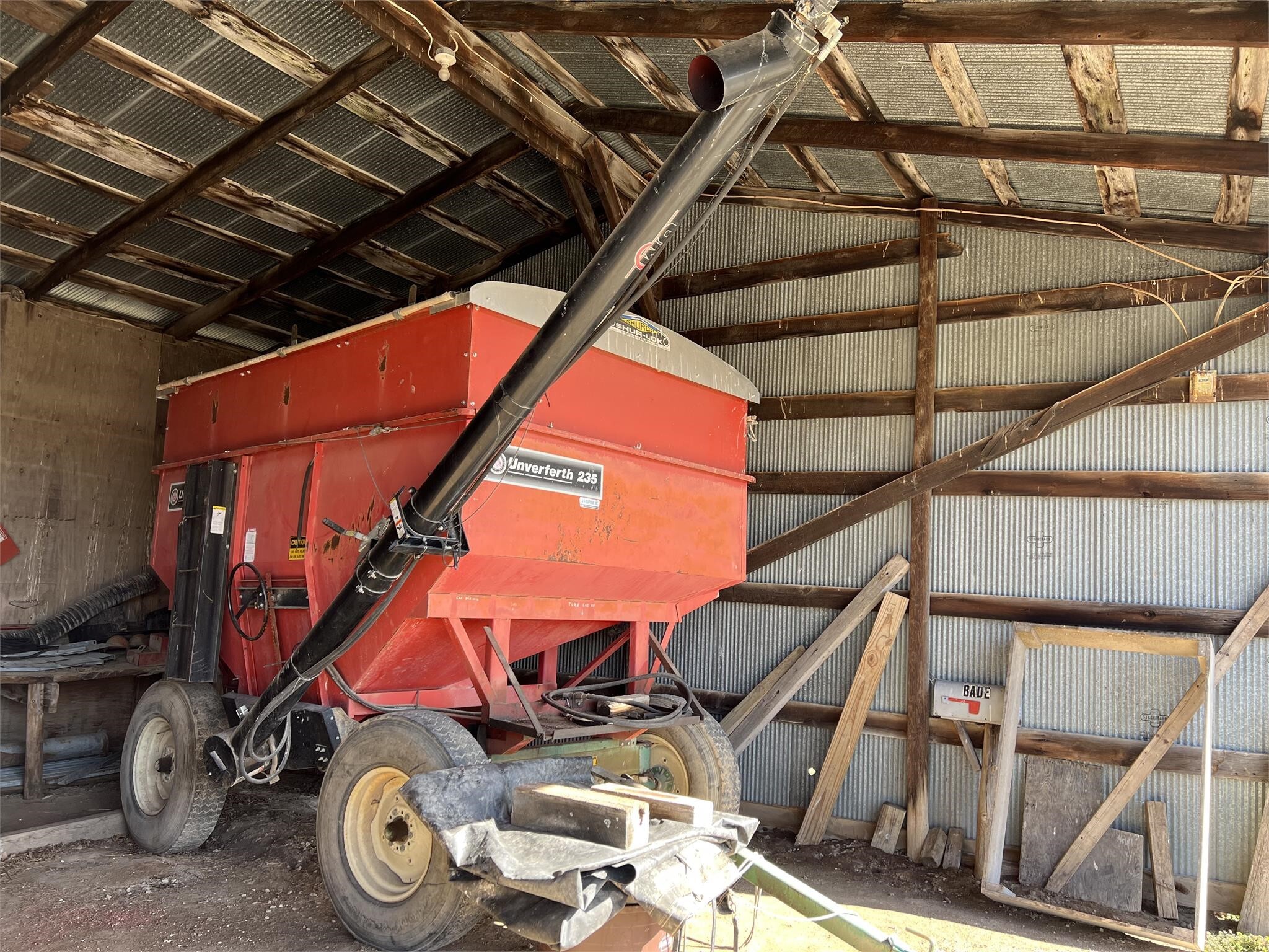  Unverferth 235 Gravity Wagon