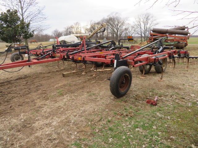  Case IH Tigermate II Field Cultivator