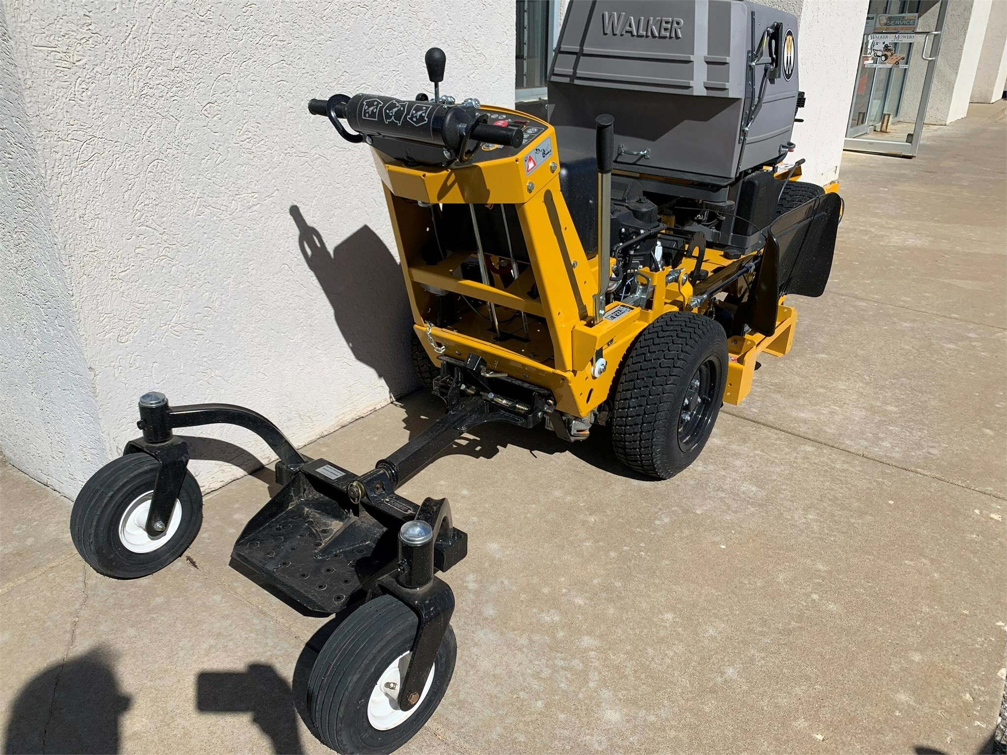 2023 Hustler TRIMSTAR 36 Lawn Mower - $6,399 | Machinery Pete