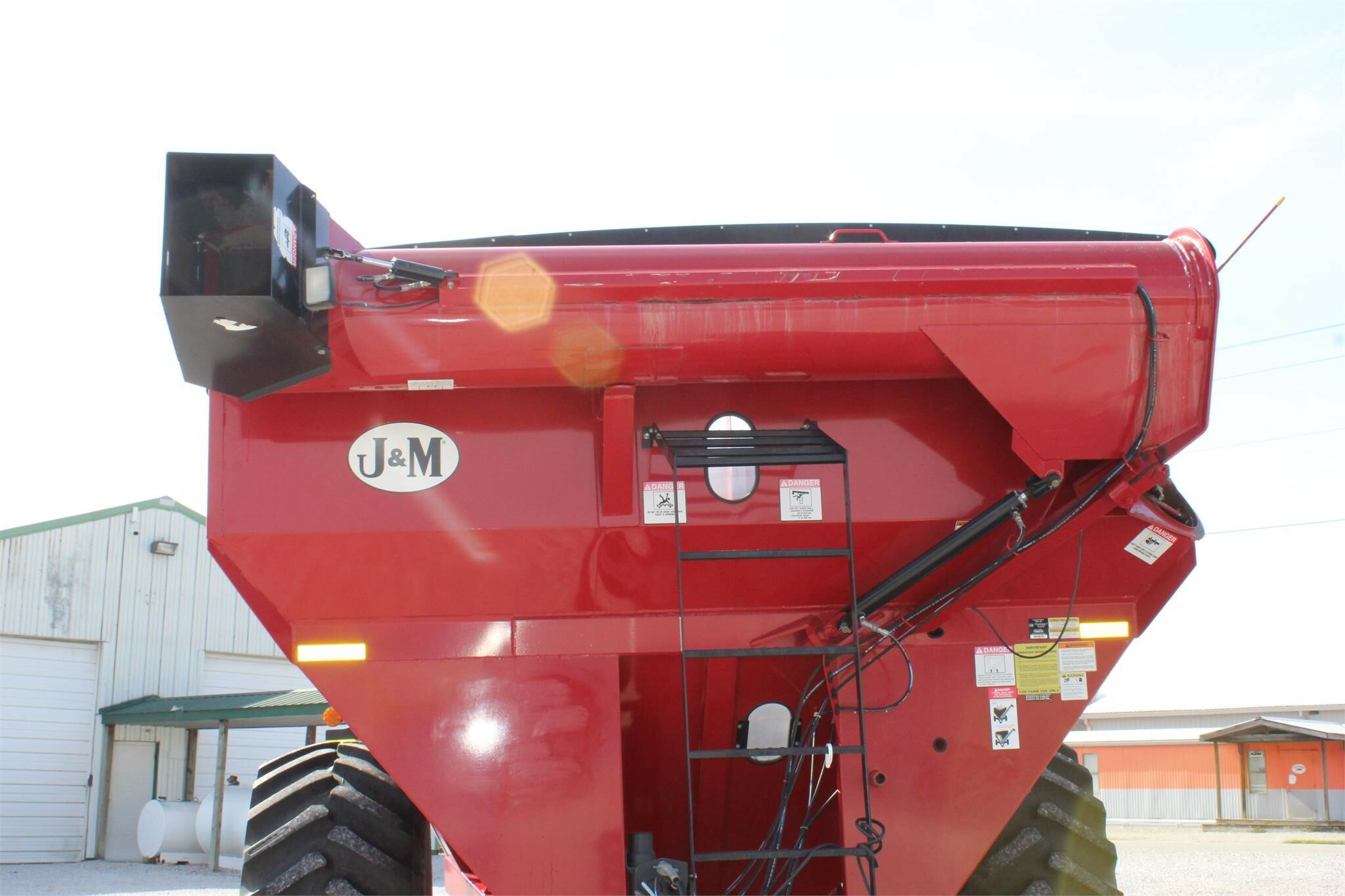 2013 J&M 750-18 Grain Cart