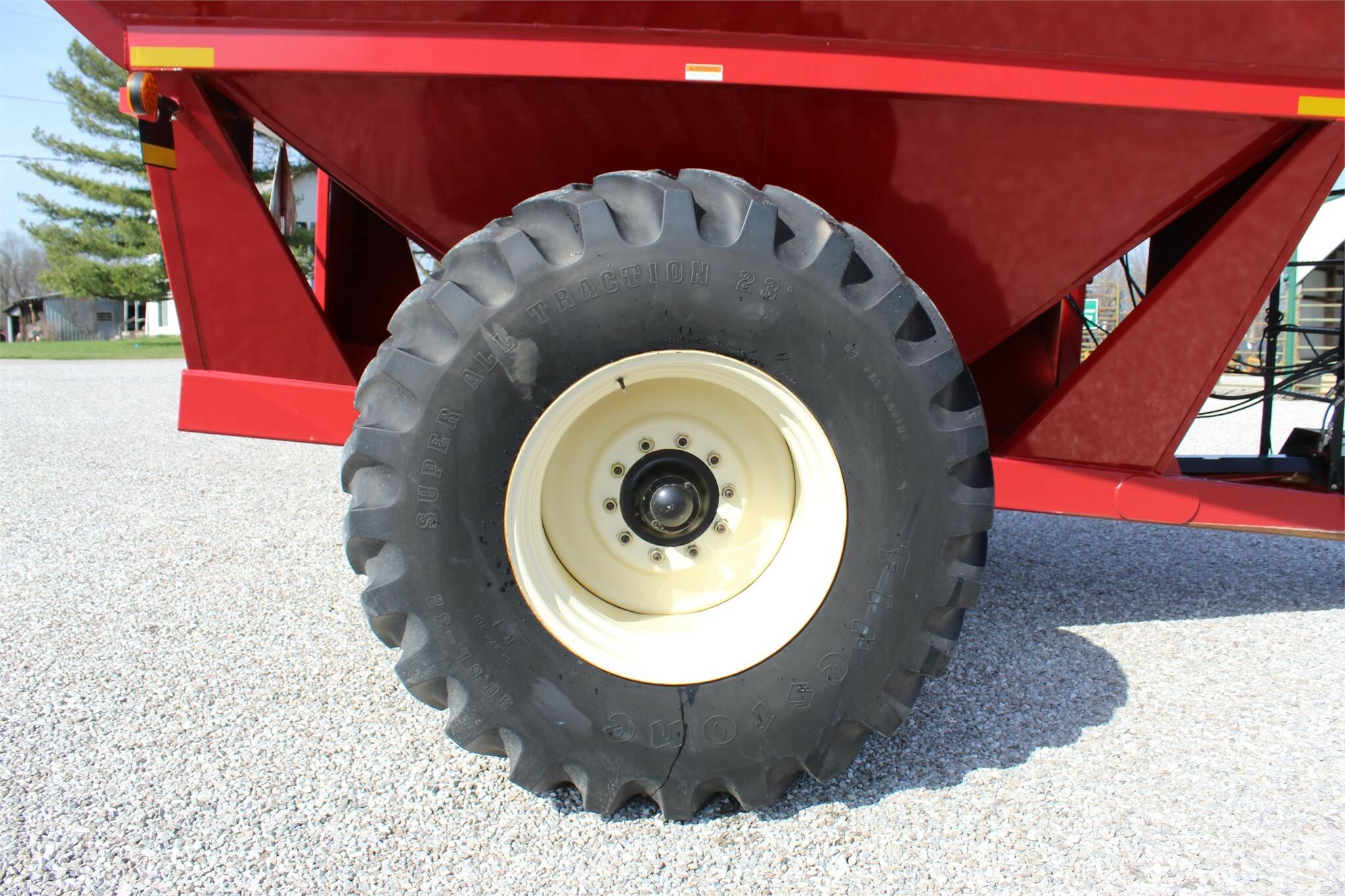 2013 J&M 750-18 Grain Cart