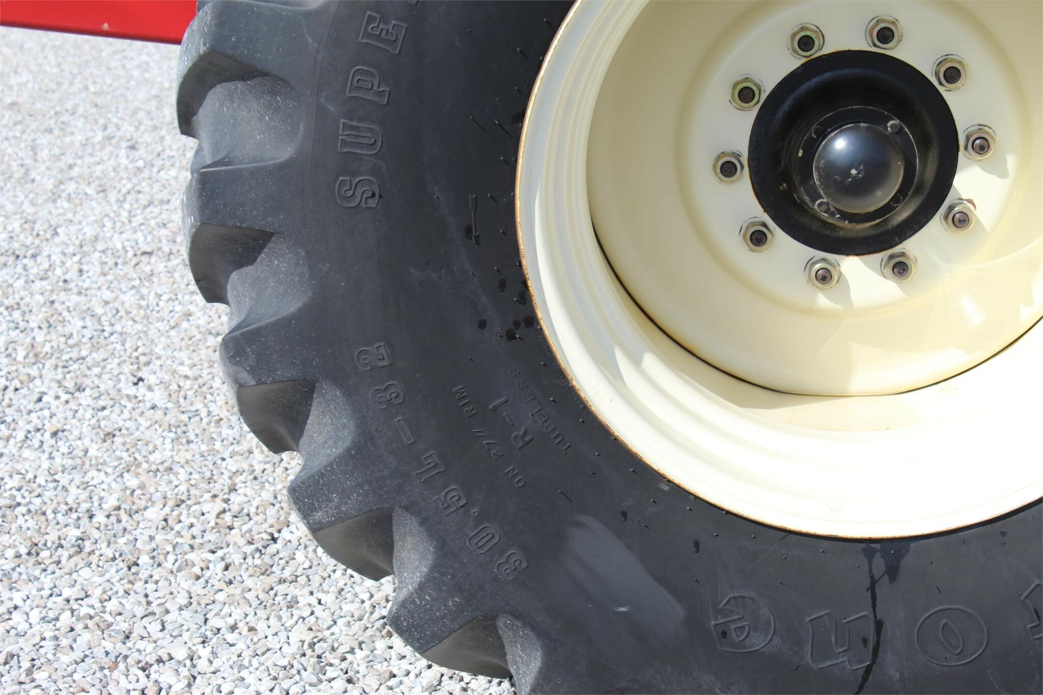 2013 J&M 750-18 Grain Cart