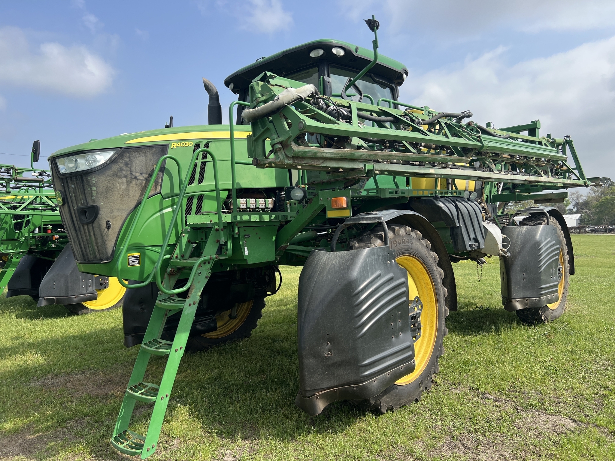 2015 John Deere R4030 Self-Propelled Sprayer