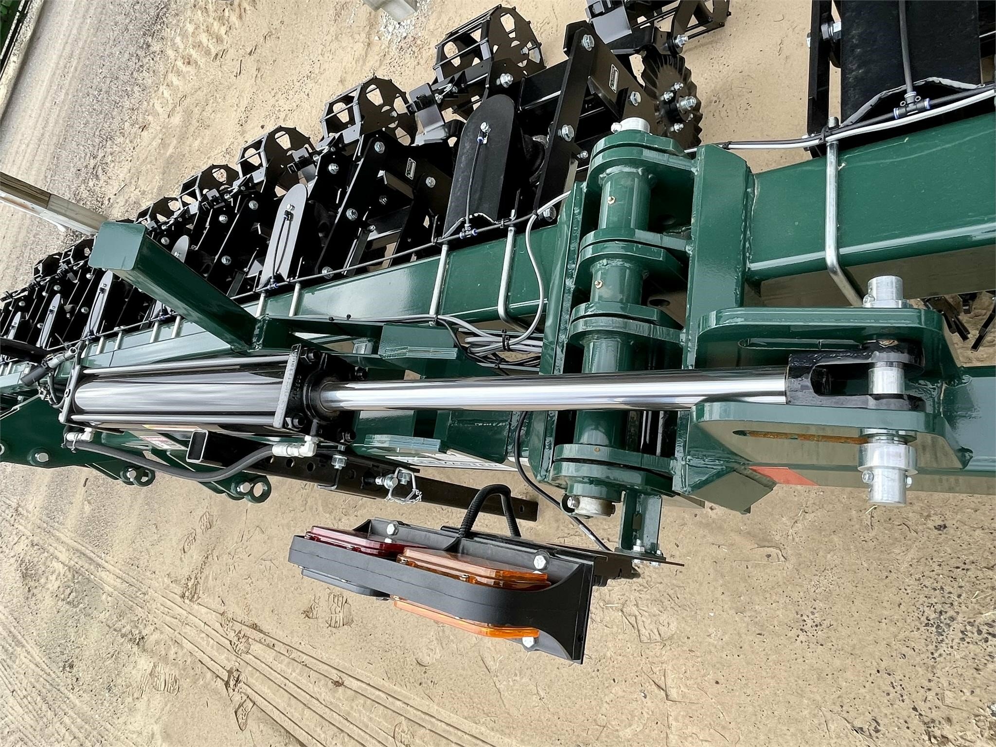VULCAN EQUIPMENT ZONEMASTER Vertical Tillage Call Machinery Pete