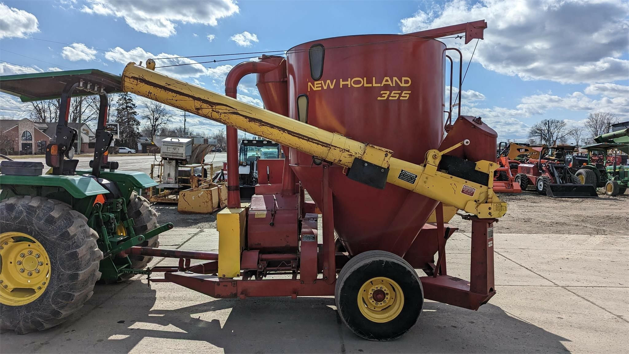 New Holland 355 Grinders and Mixer 13,900 Machinery Pete