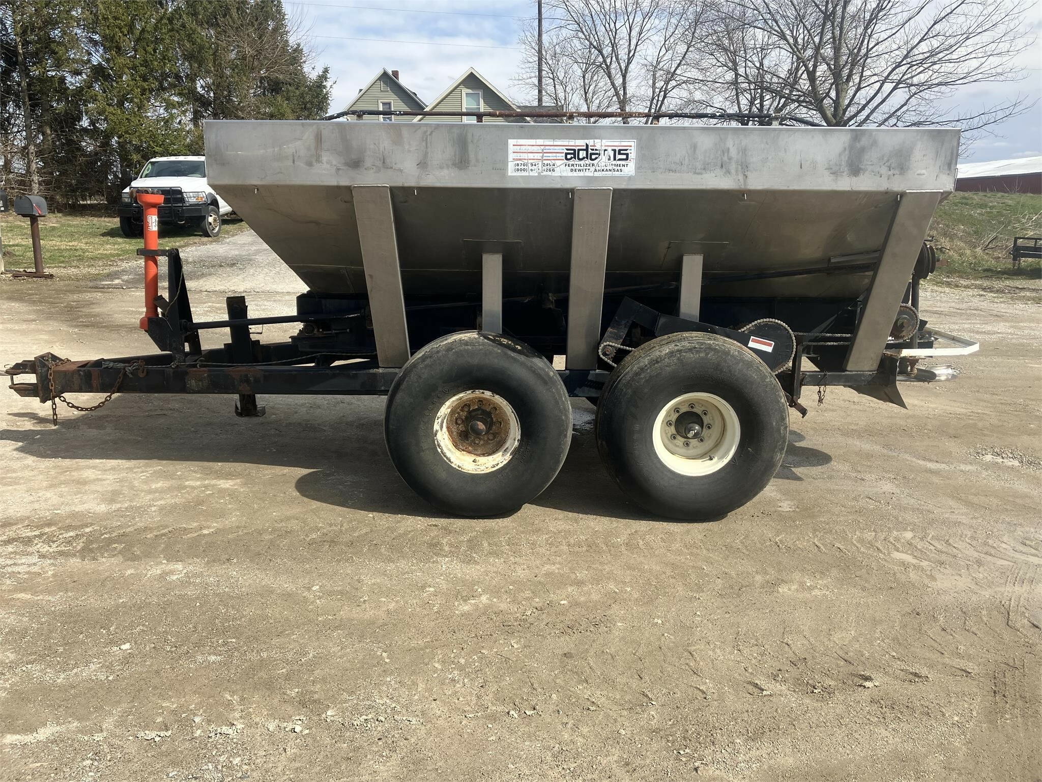Adams Fertilizer Equipment 6T PullType Fertilizer Spreader 8,000