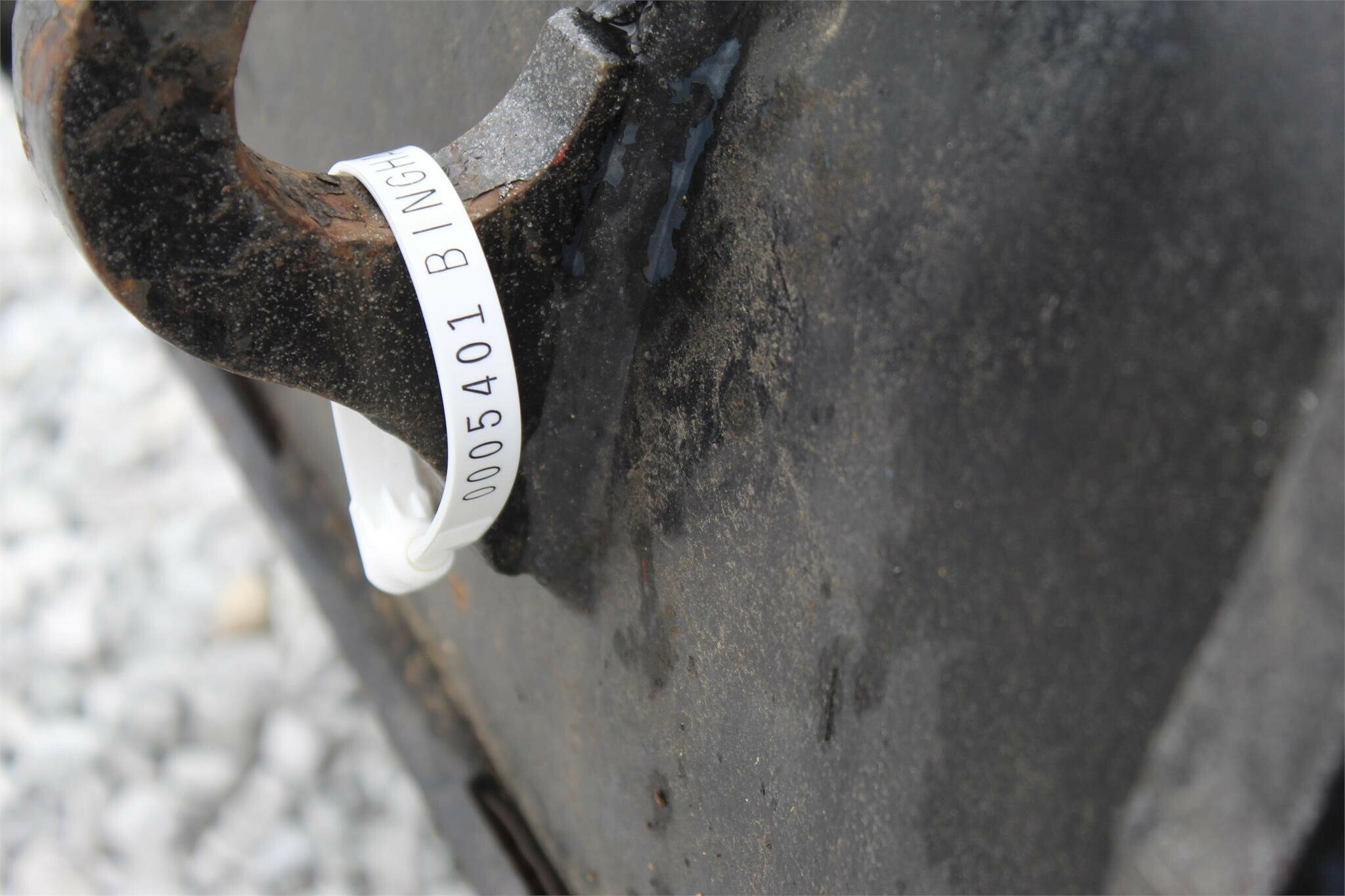  Kubota 2 1/2FT. BUCKET MODEL# K7433A Backhoe and Excavator Attachment