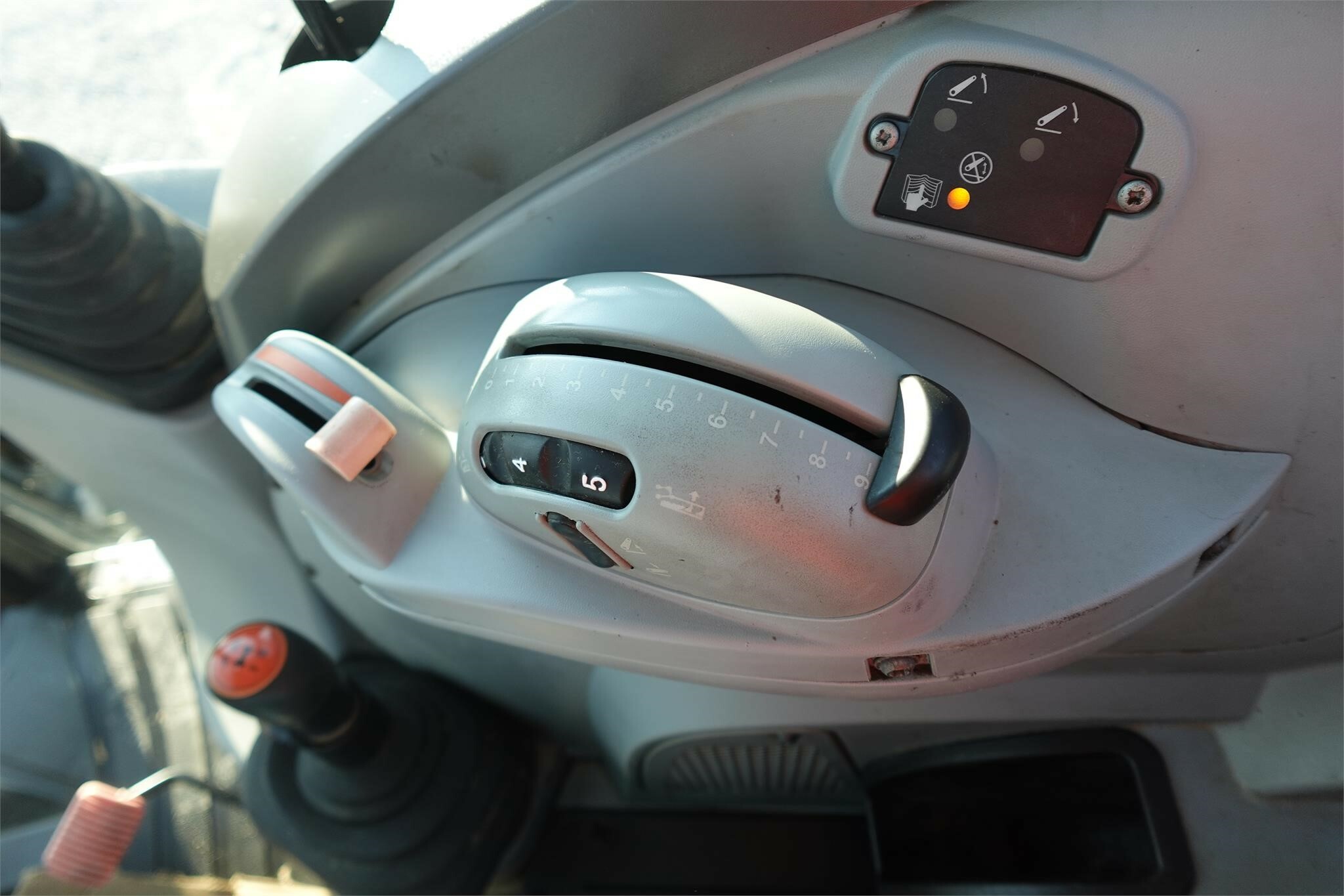 2015 New Holland T4.115 Tractor