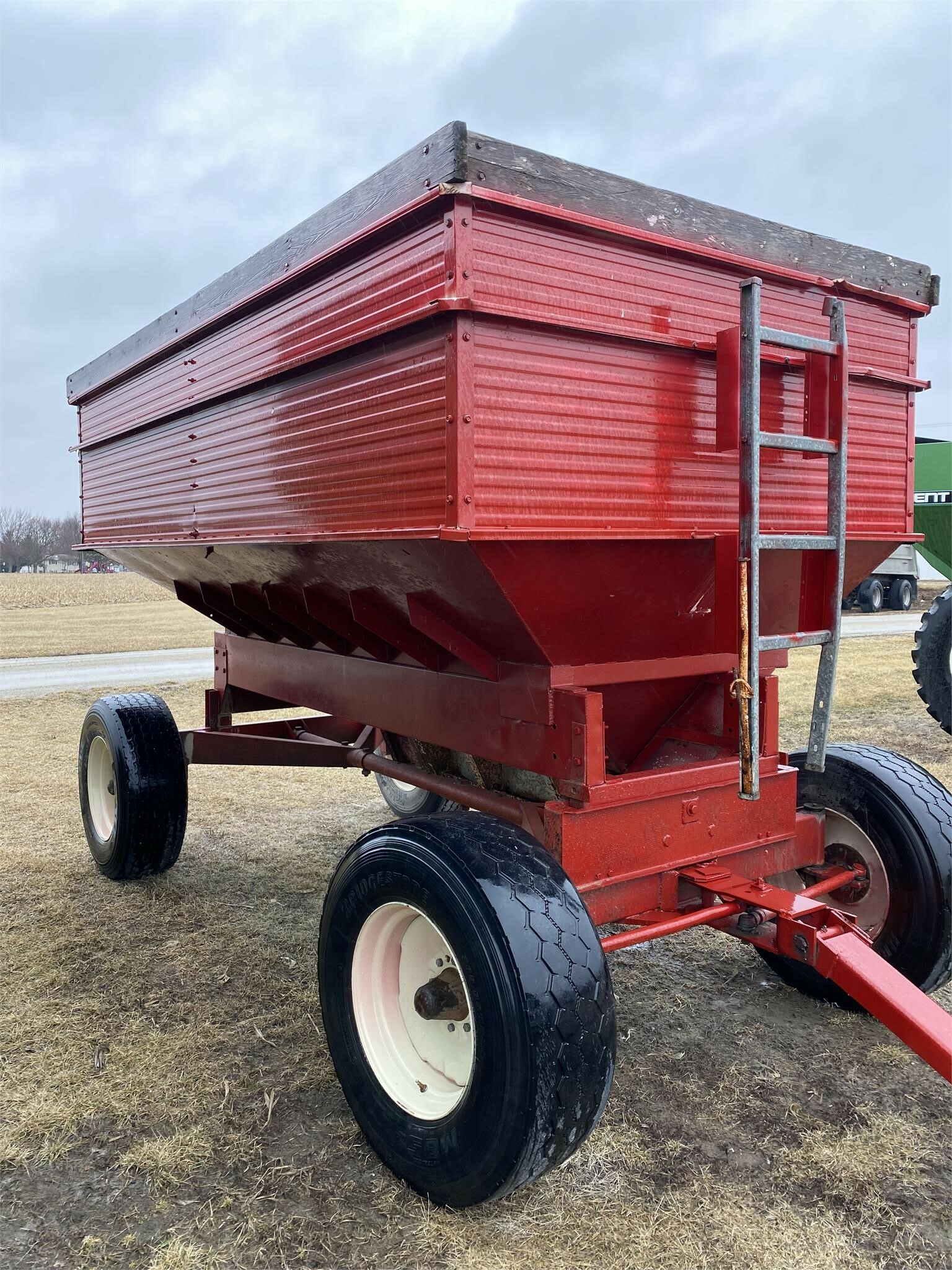 Killbros 350 Gravity Wagon 2,500 Machinery Pete