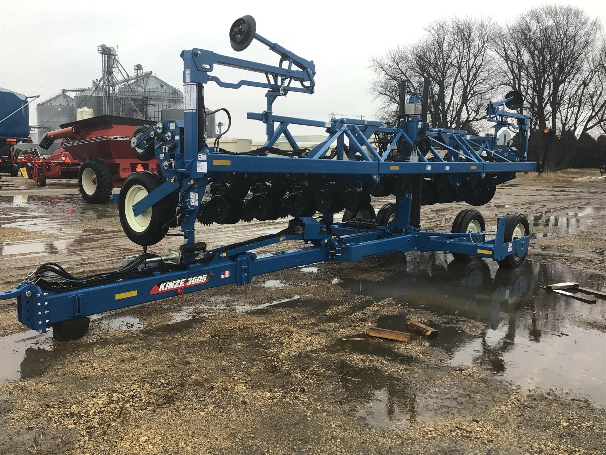 2023 Kinze 3605 Planter 130,214 Machinery Pete