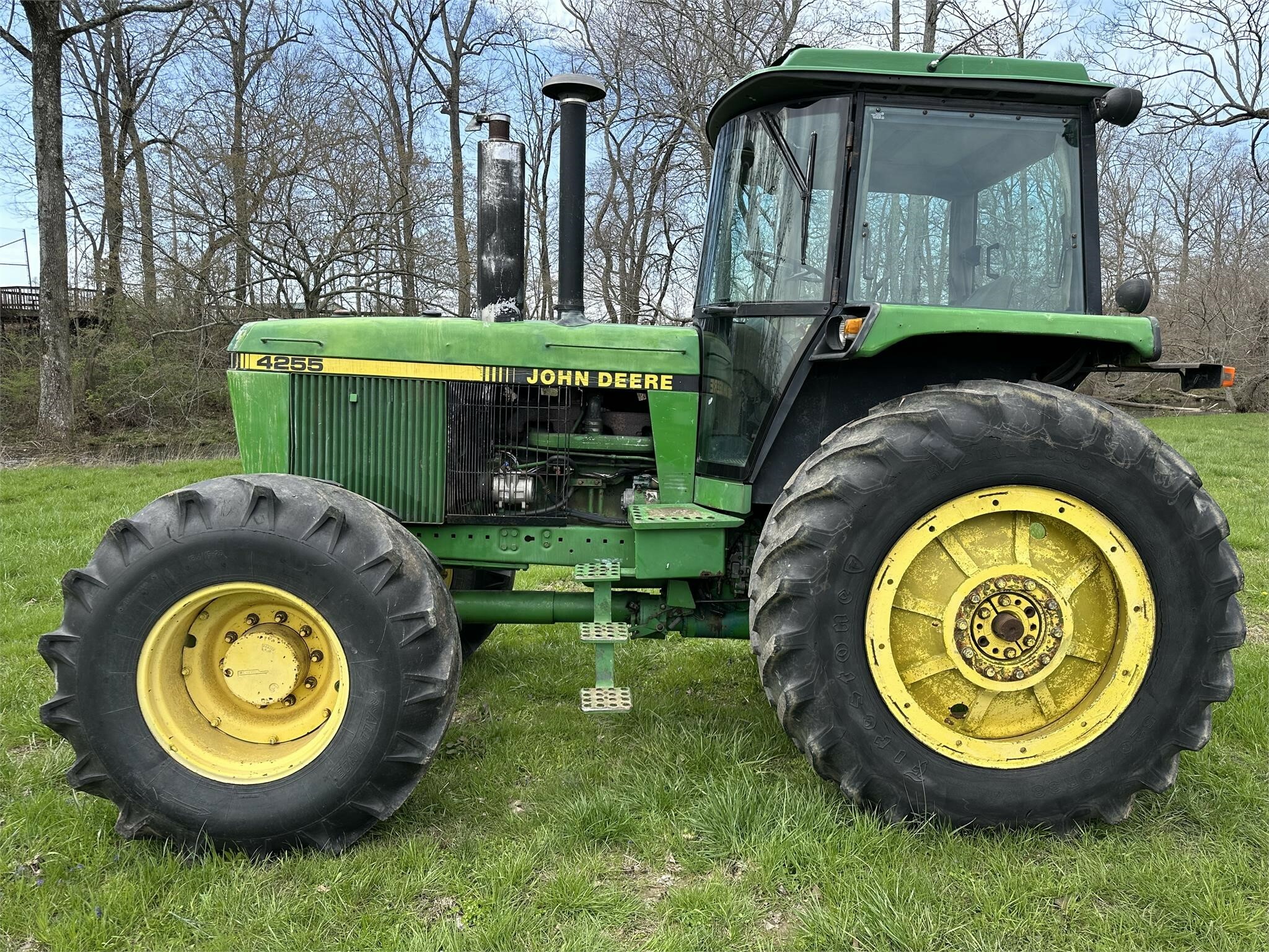 1990 John Deere 4255 Tractor