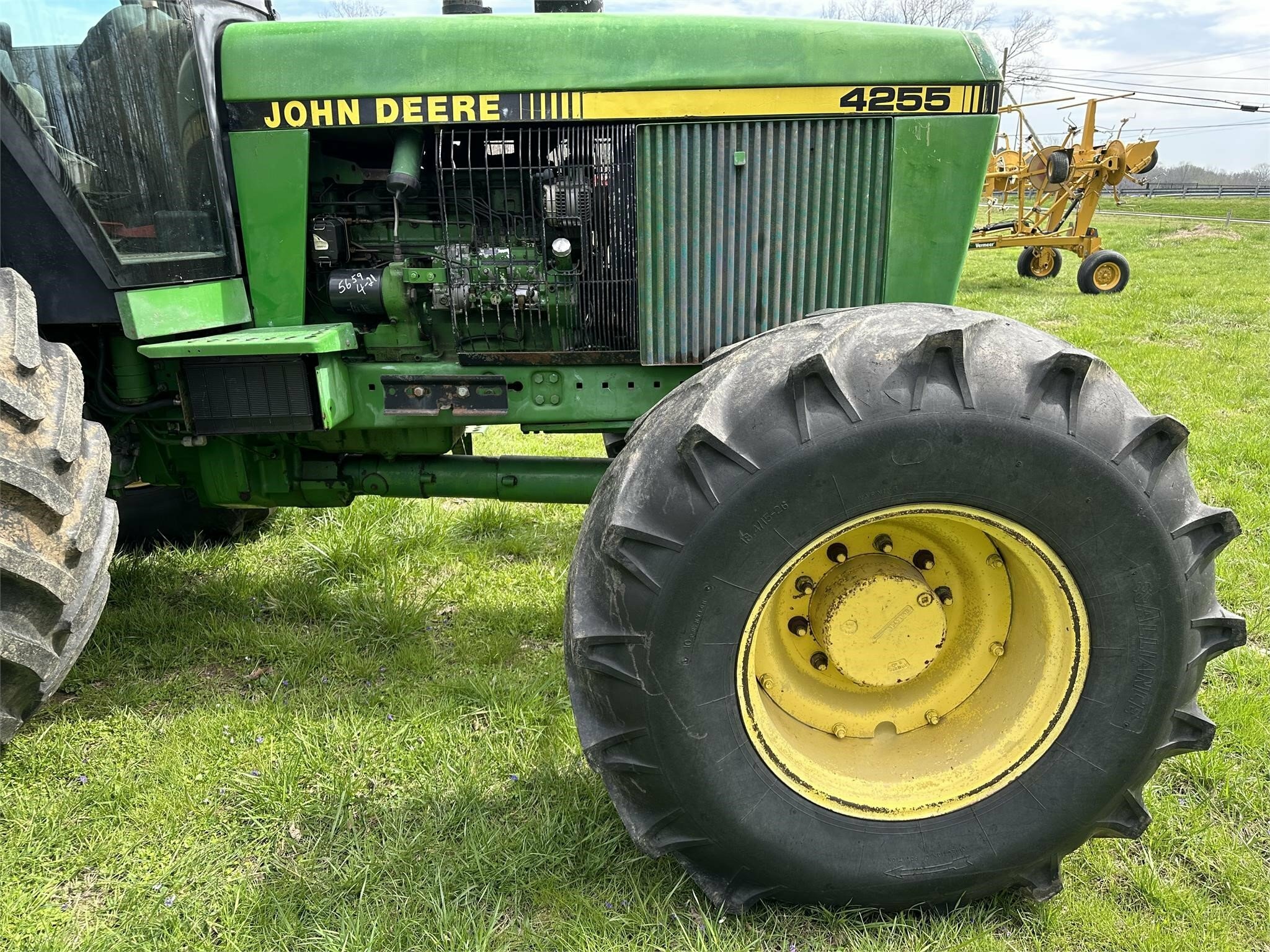 1990 John Deere 4255 Tractor