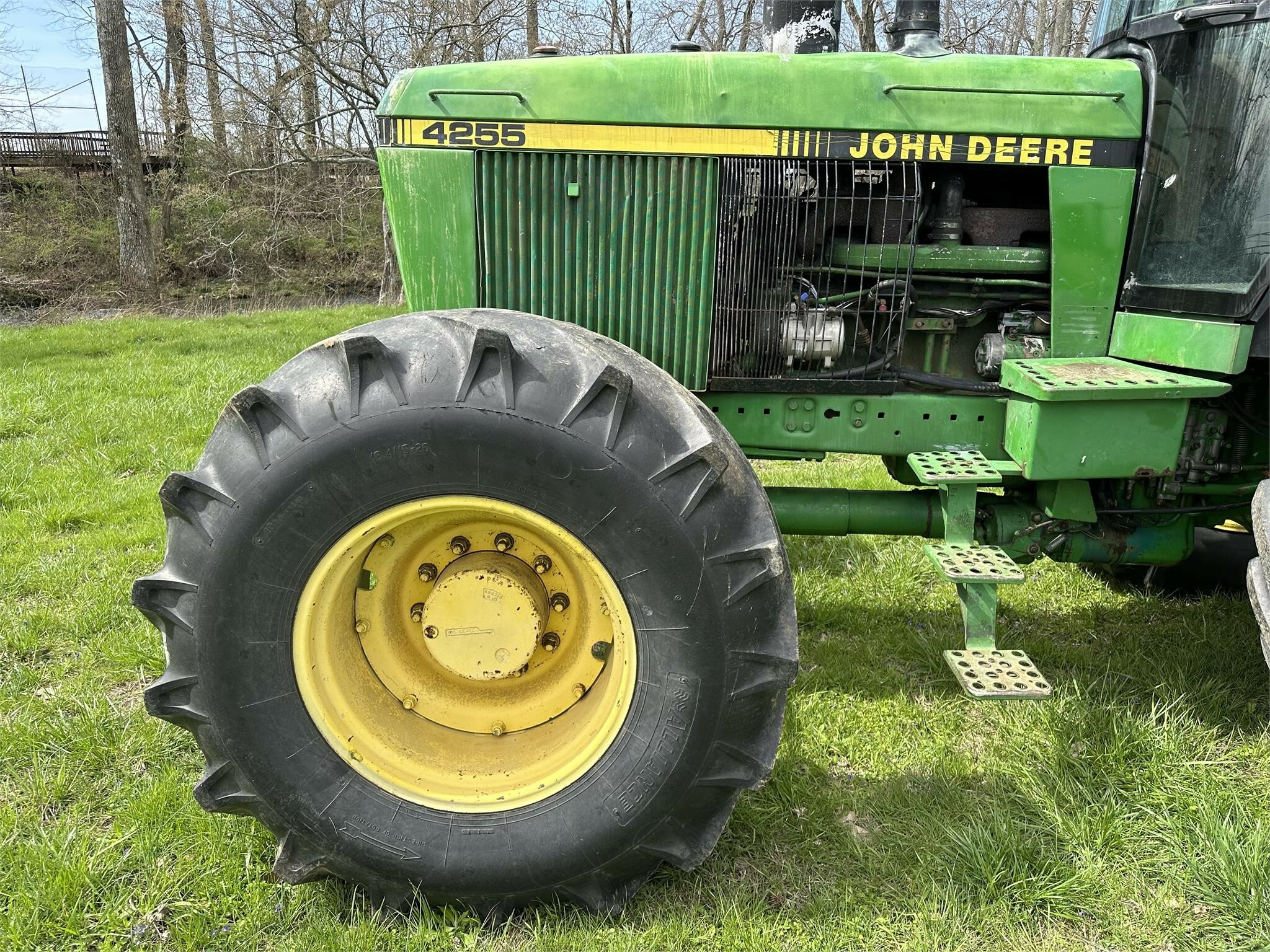 1990 John Deere 4255 Tractor
