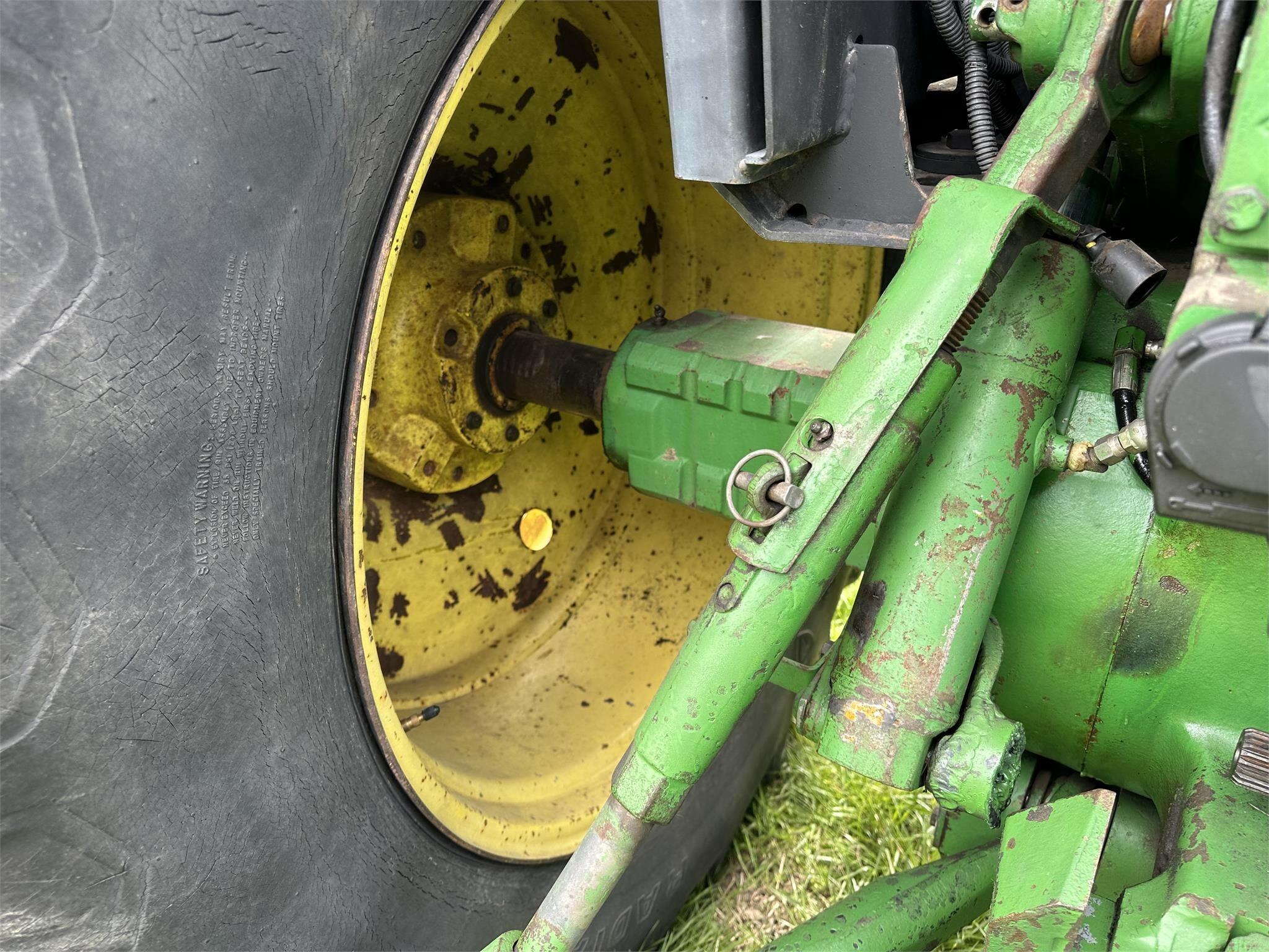 1990 John Deere 4255 Tractor