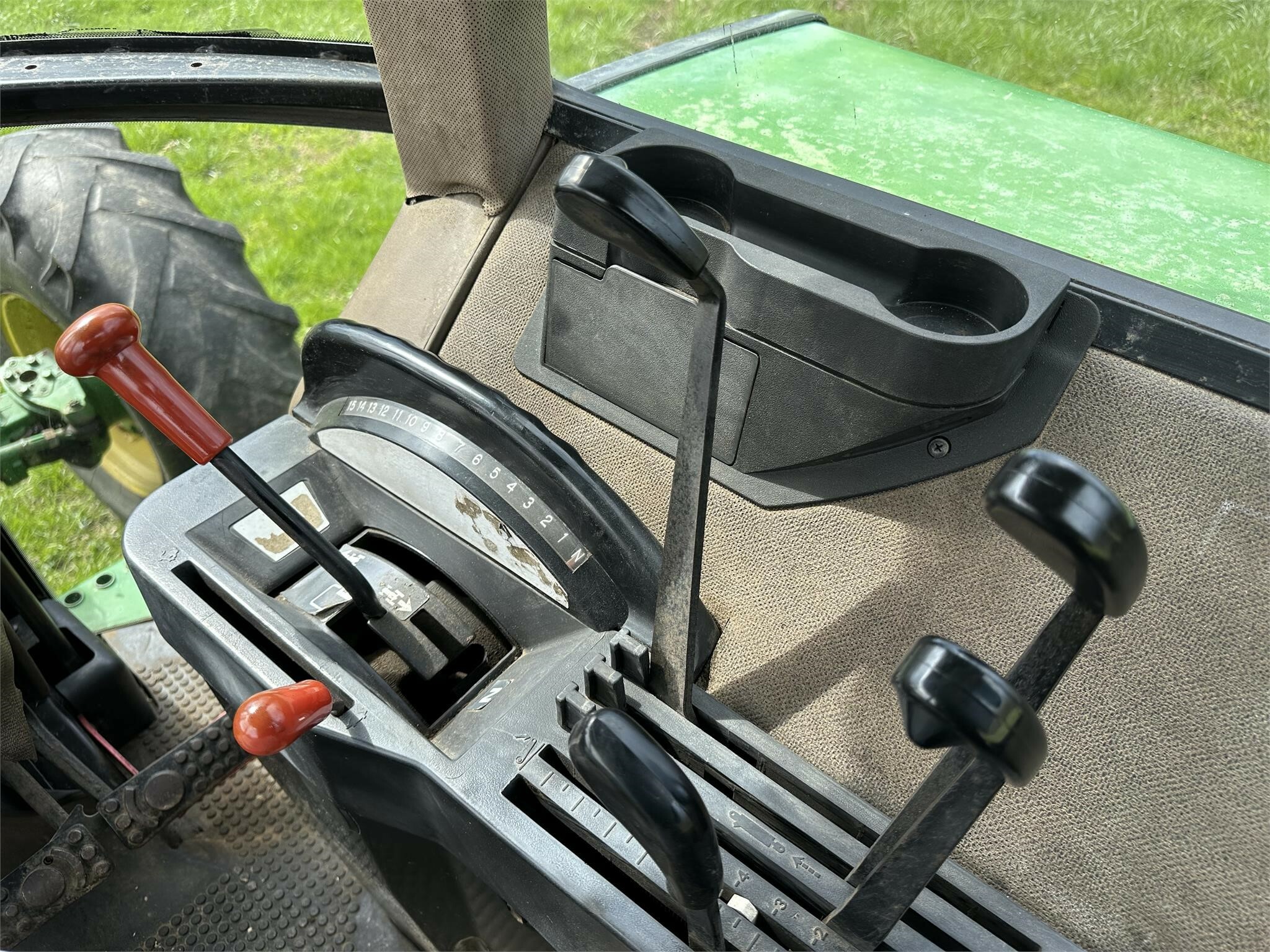 1990 John Deere 4255 Tractor