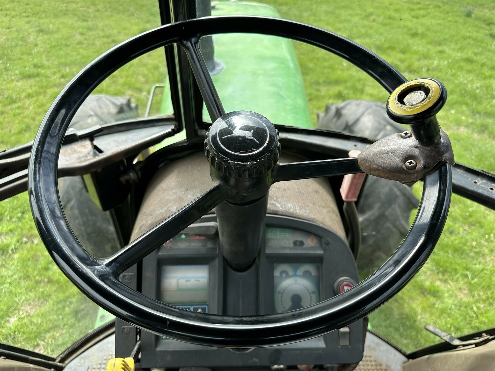 1990 John Deere 4255 Tractor