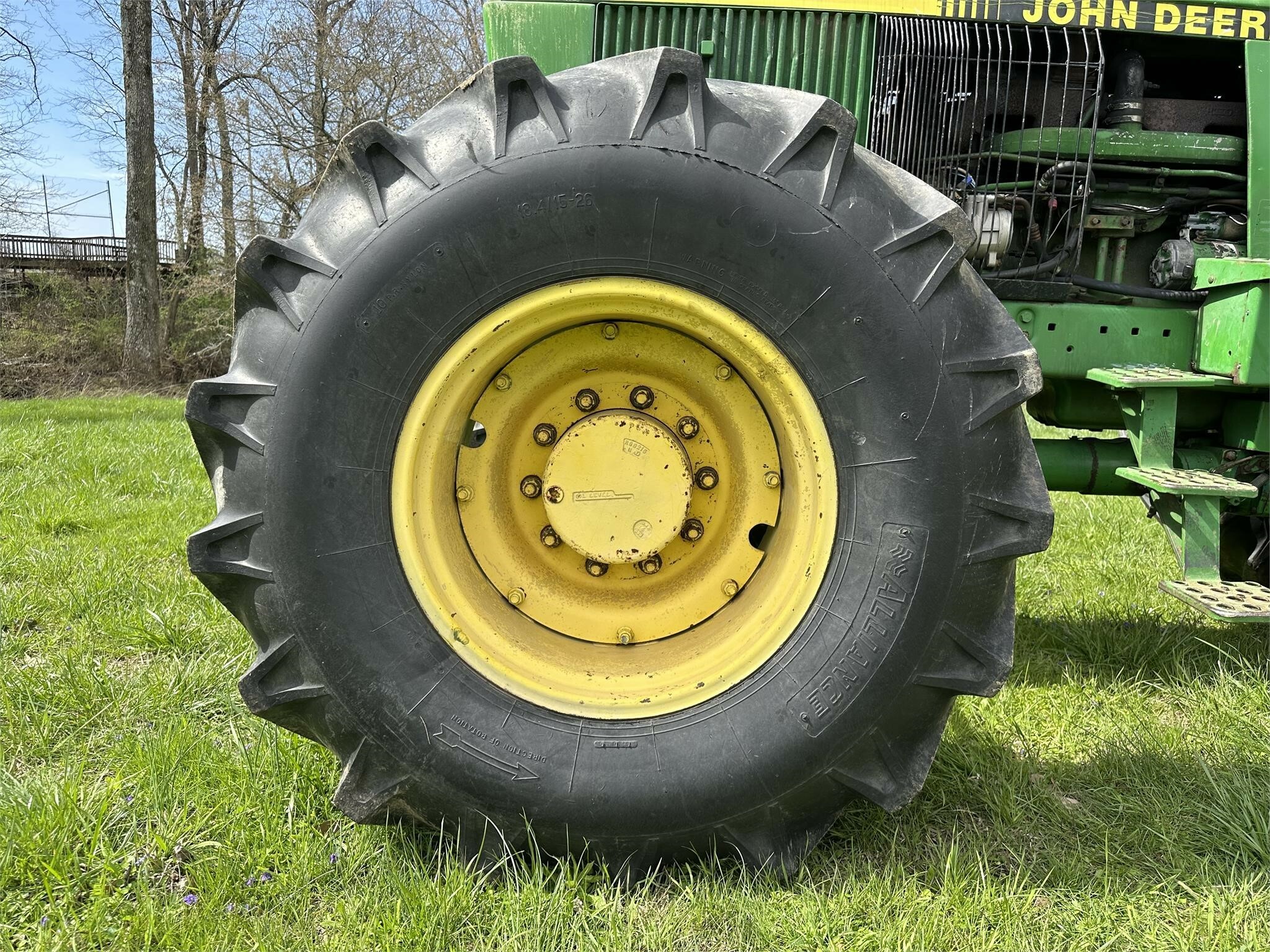 1990 John Deere 4255 Tractor