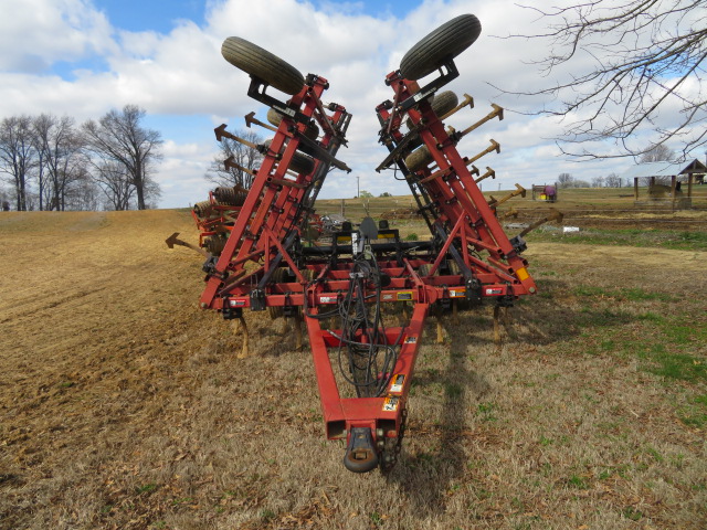  Case IH Tigermate II Field Cultivator