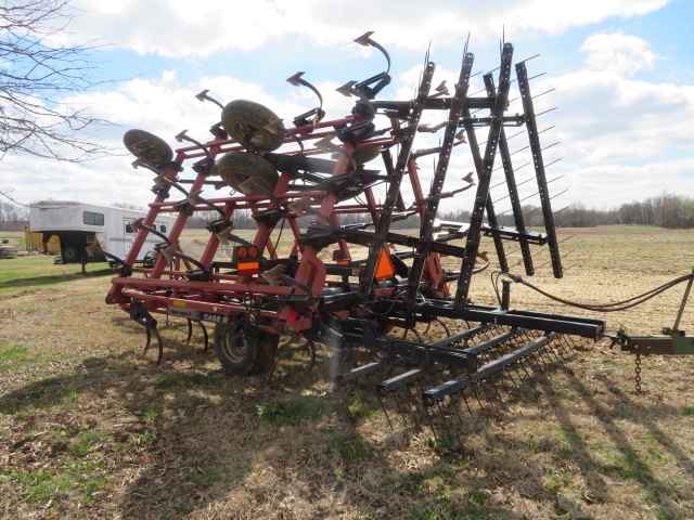  Case IH Tigermate II Field Cultivator