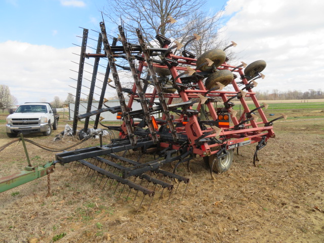  Case IH Tigermate II Field Cultivator