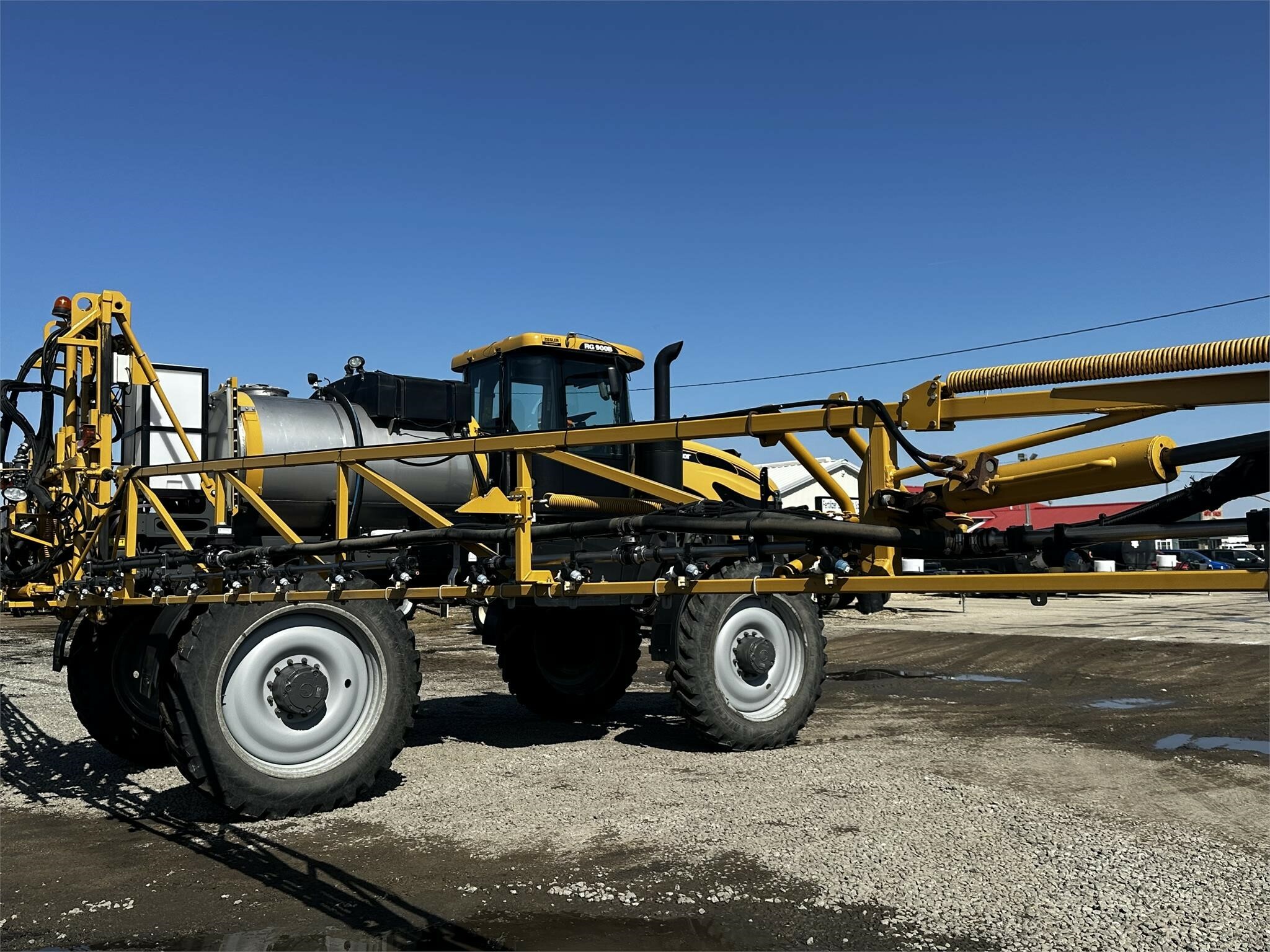 2015 ROGATOR RoGator RG900 SelfPropelled Sprayer 90,000 Machinery Pete