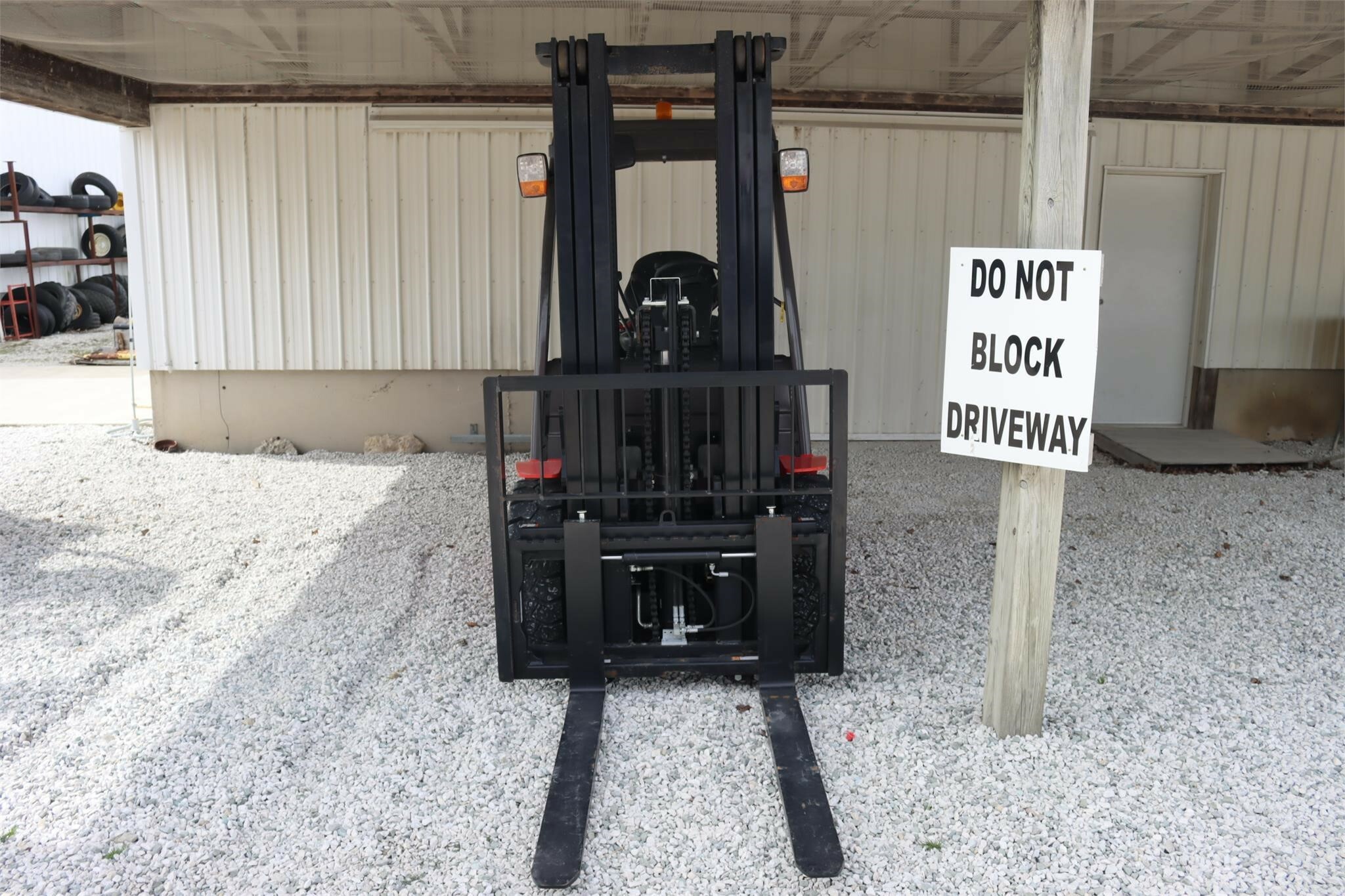  Manitou MI30G Forklift