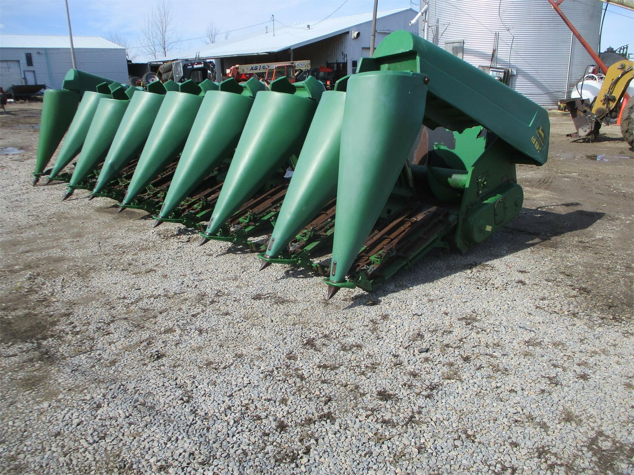  John Deere 893 Corn Head