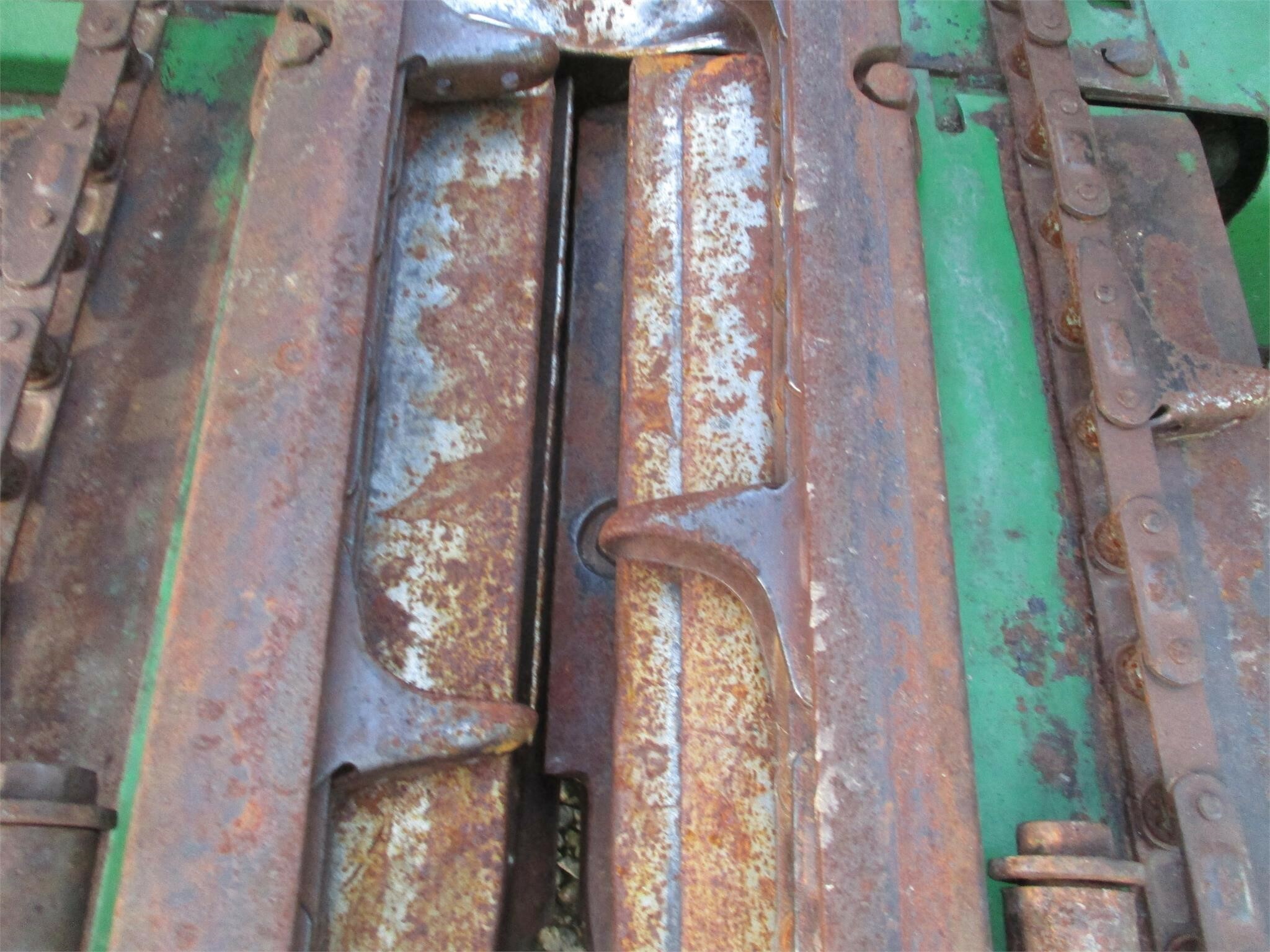 John Deere 893 Corn Head