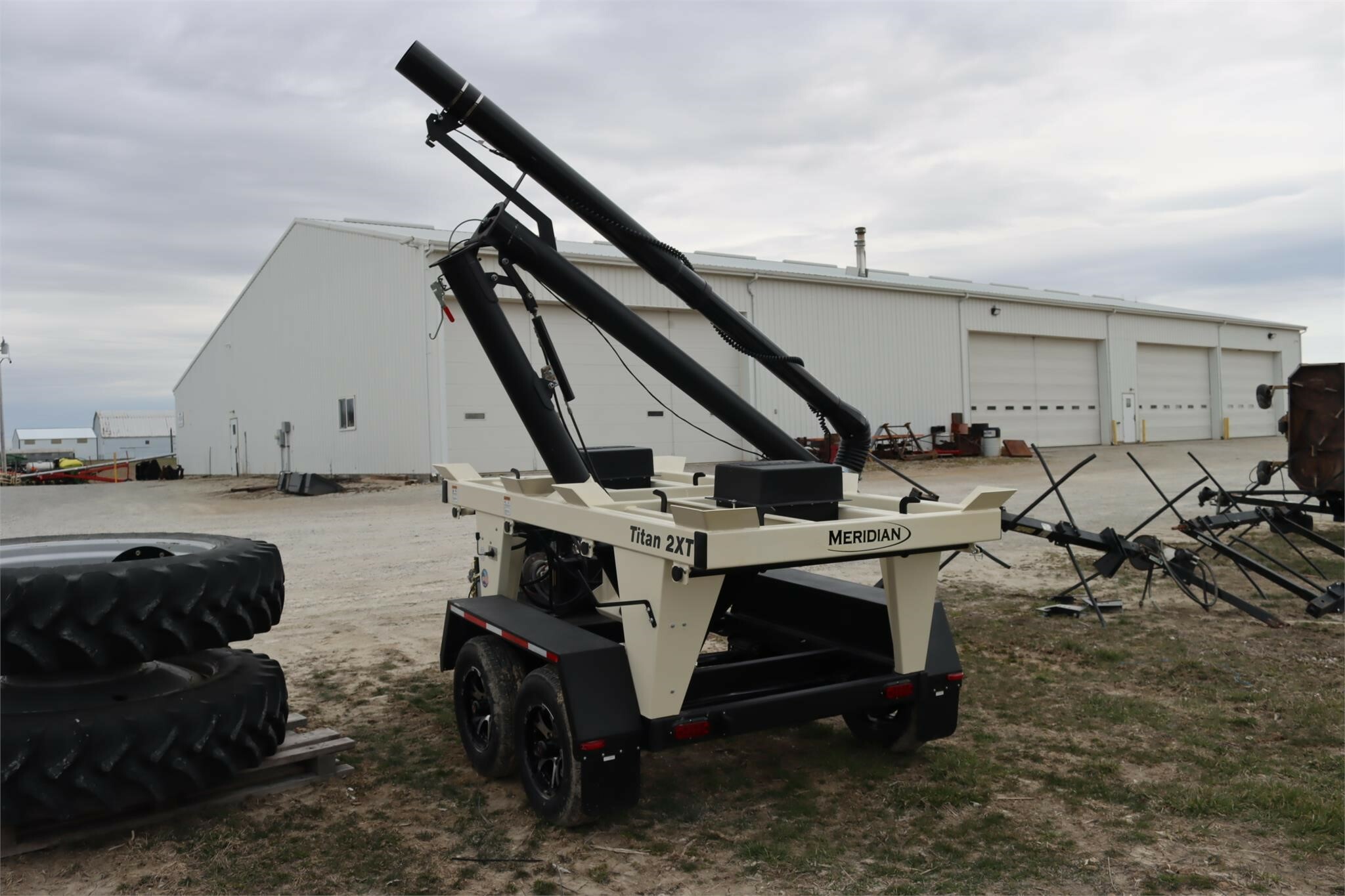  Meridian Seed Titan 2XT Seed Tender