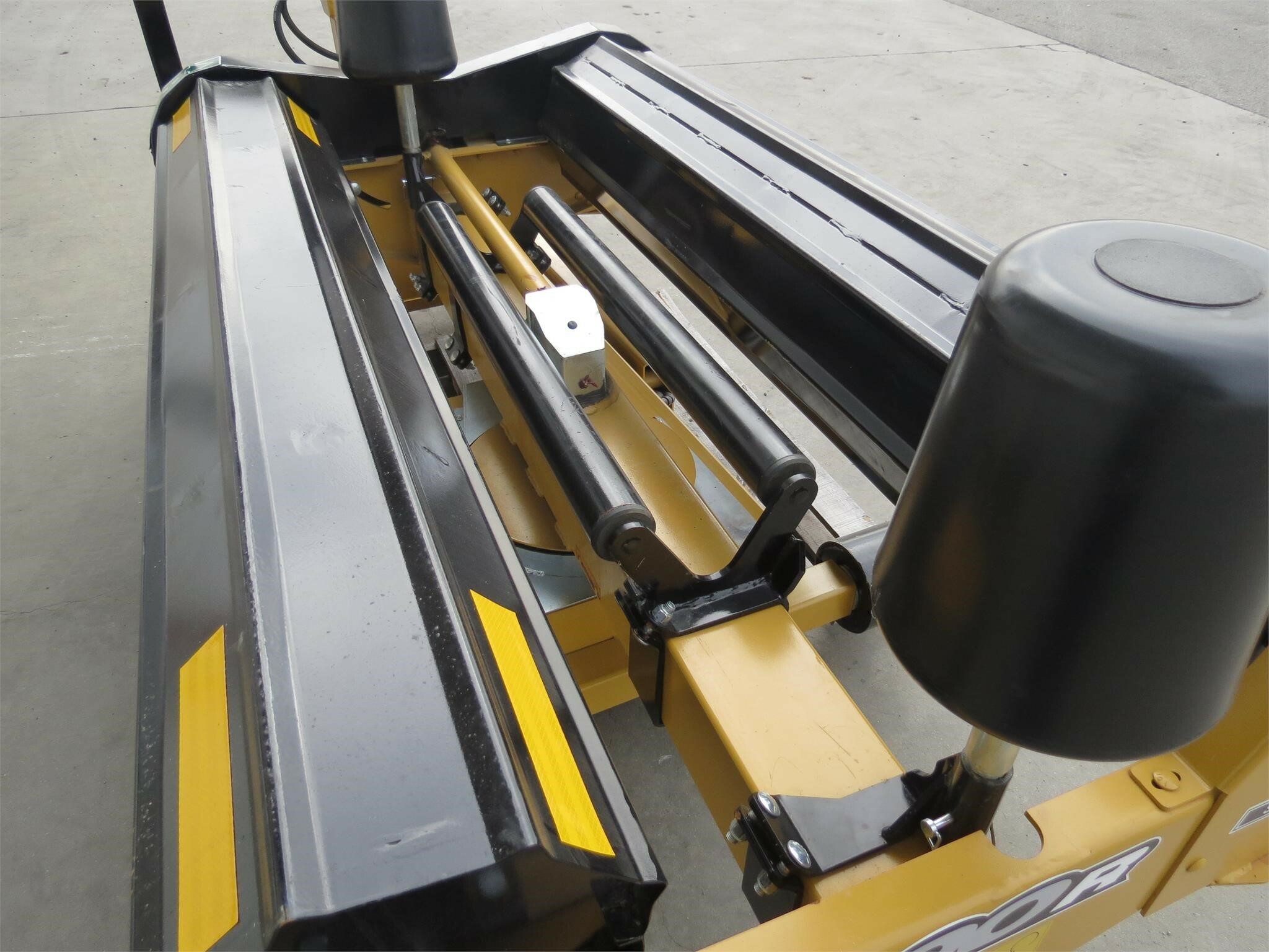 2025 Tubeline TL1000R Bale Wrapper