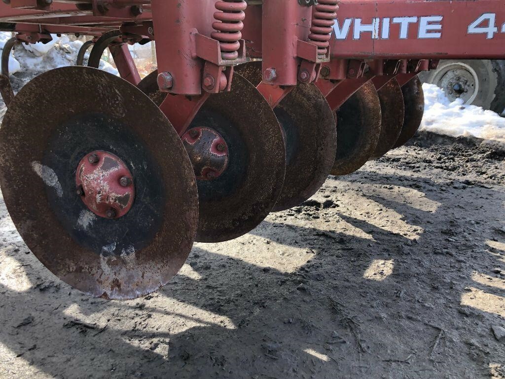 White 445 Disk Chisel 4,900 Machinery Pete