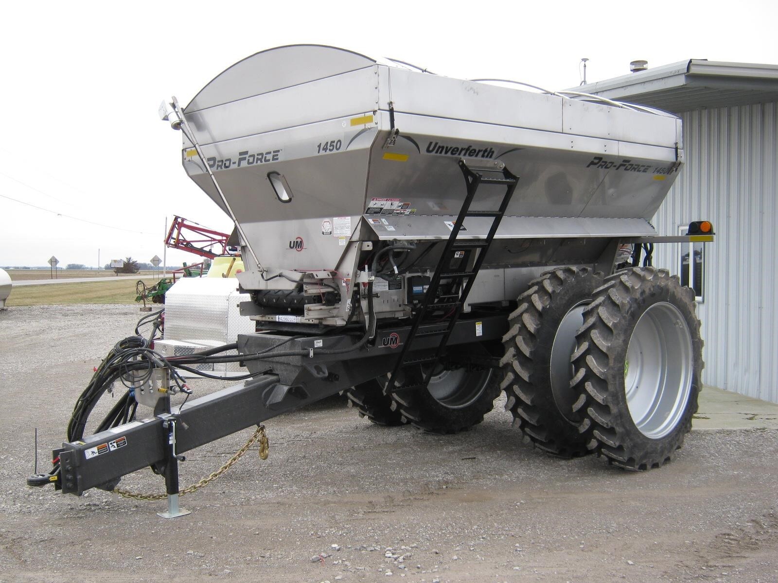 2025 Unverferth PRO-FORCE 1450 Self-Propelled Fertilizer Spreader