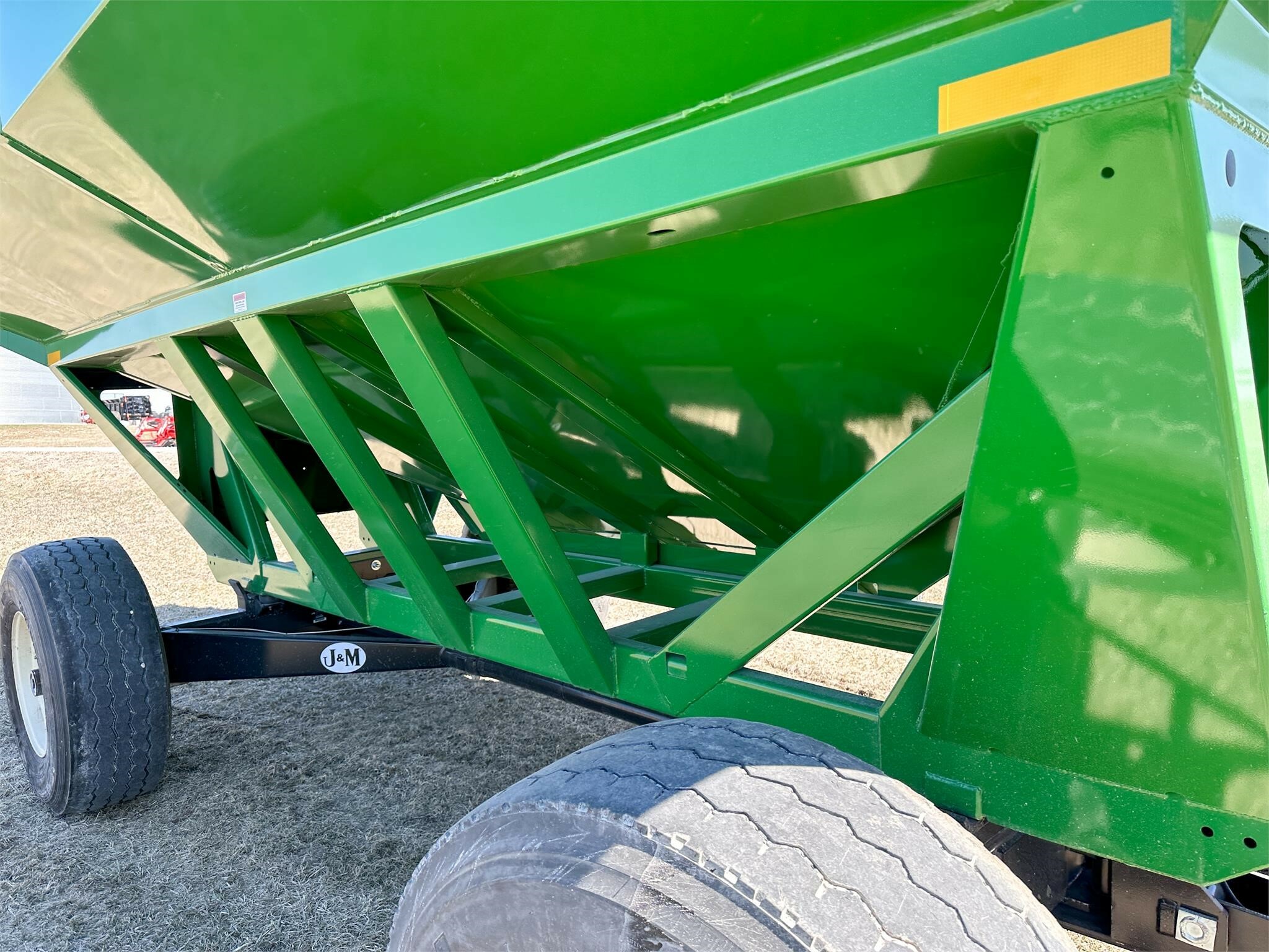 2026 J&M 755SD Gravity Wagon