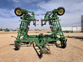 2005 John Deere 2210 Field Cultivator