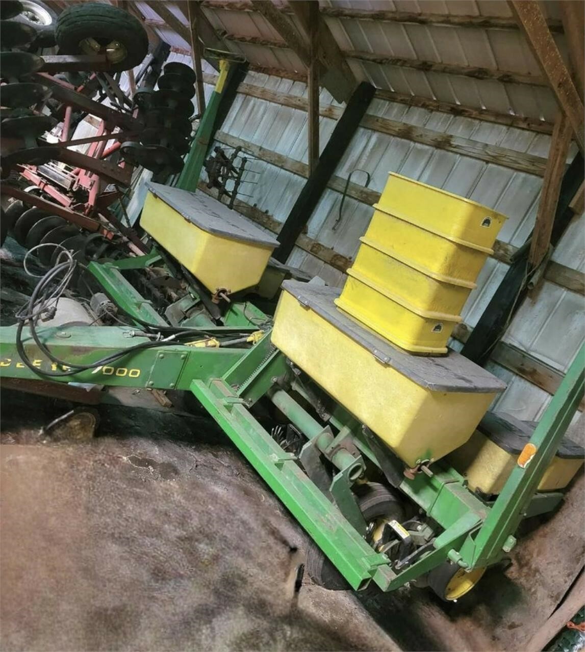 John Deere 7000 Planter 5,995 Machinery Pete