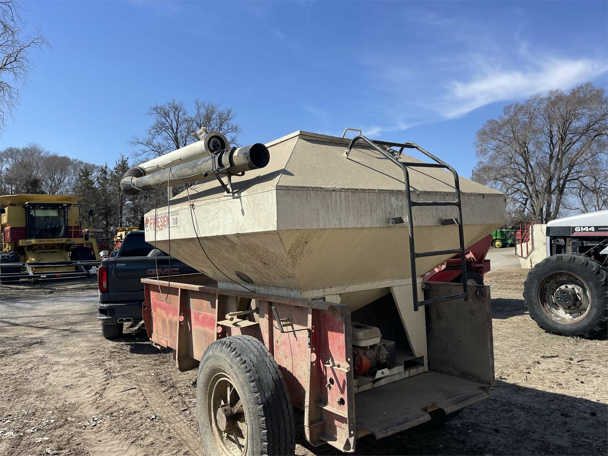  Friesen 110 Seed Tender
