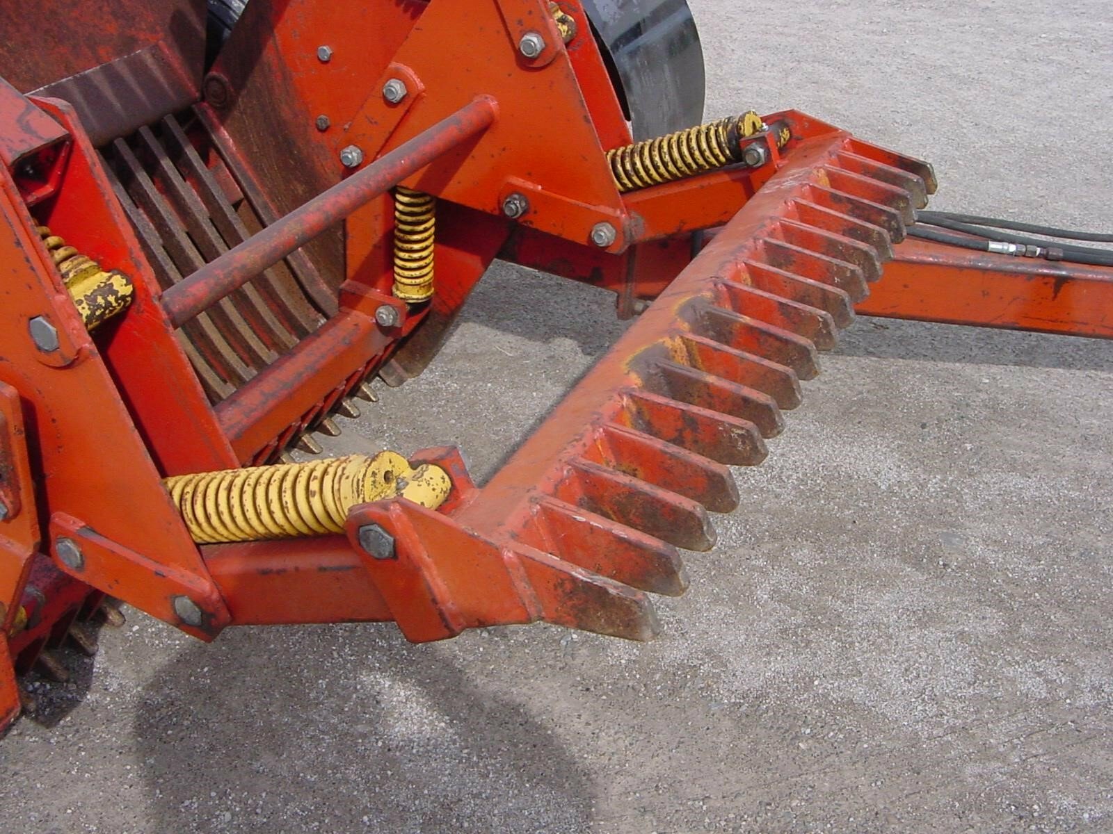 Leon A3000 Rock Picker 7,800 Machinery Pete