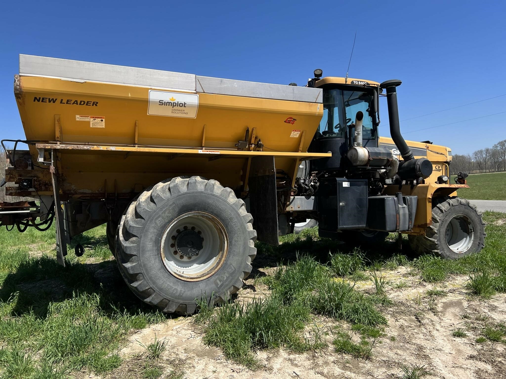 2014 TerraGator TG8400 SelfPropelled Fertilizer Spreader 44,500