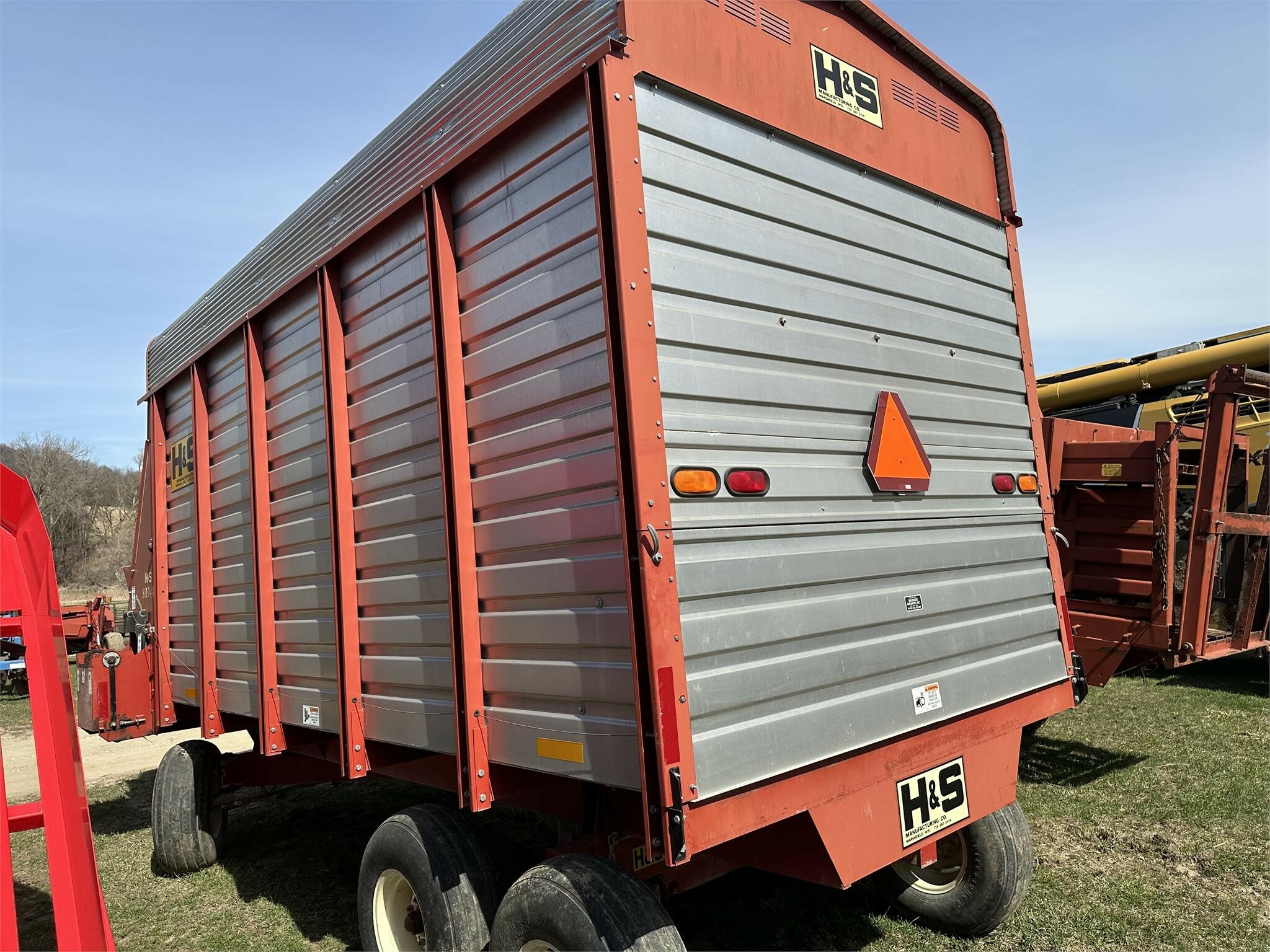 H & S Chopper Box Forage Wagon Call Machinery Pete