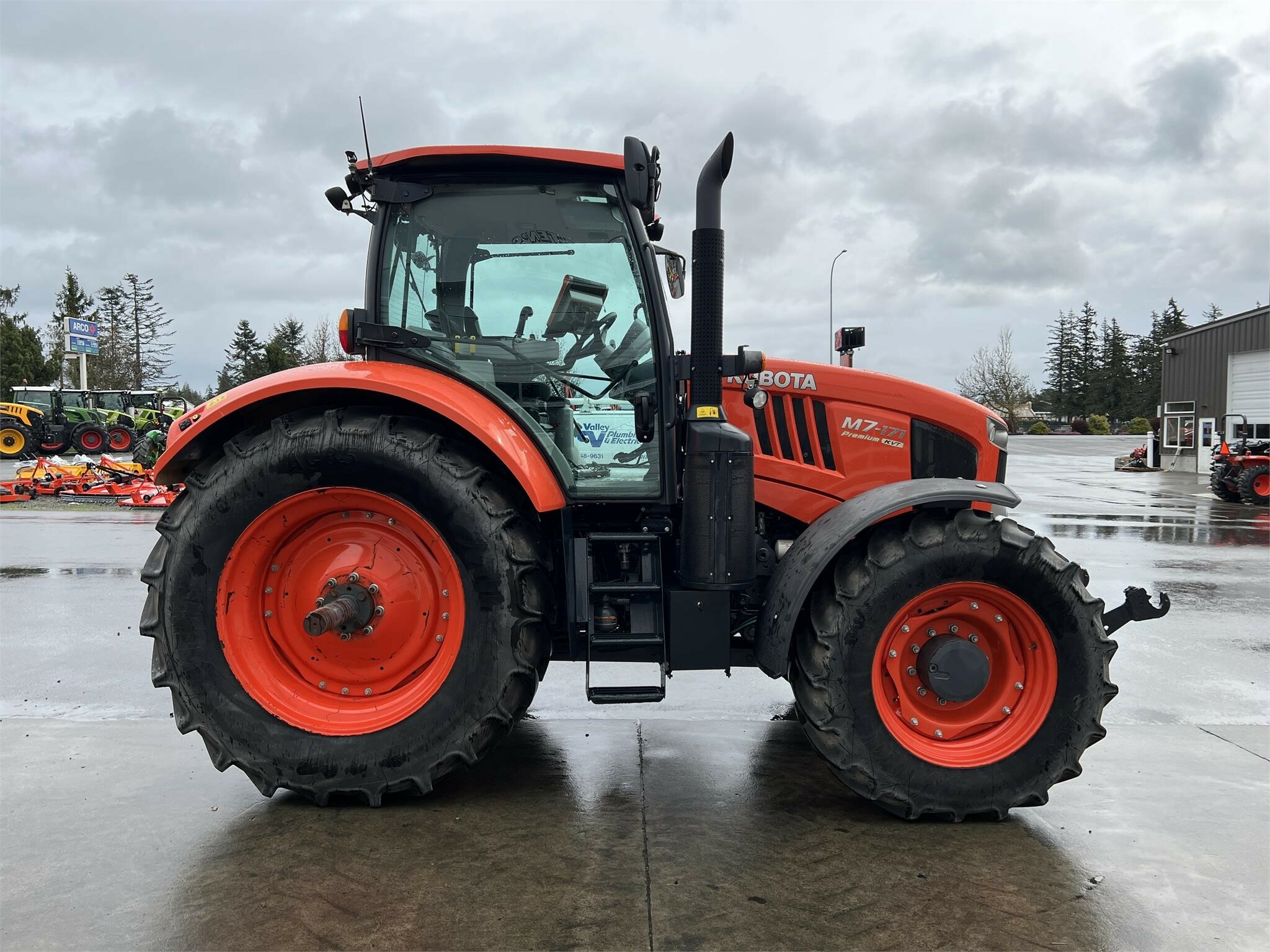 2018 Kubota M7-171 PREMIUM KVT Tractor