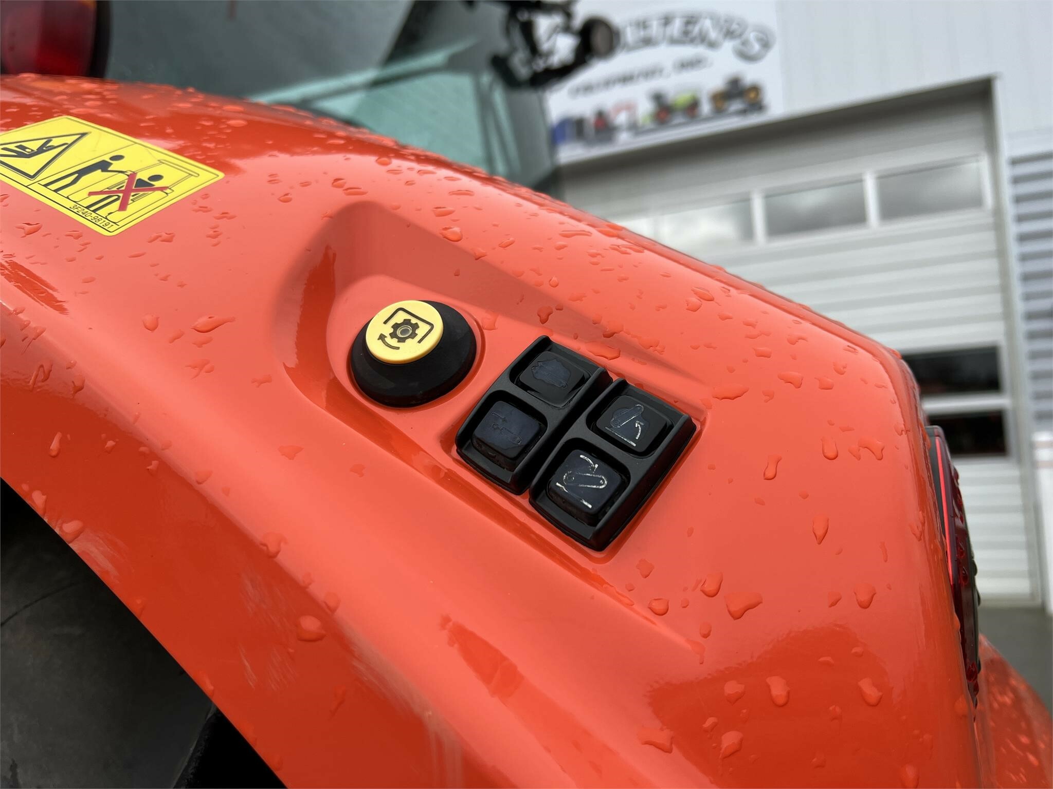2018 Kubota M7-171 PREMIUM KVT Tractor