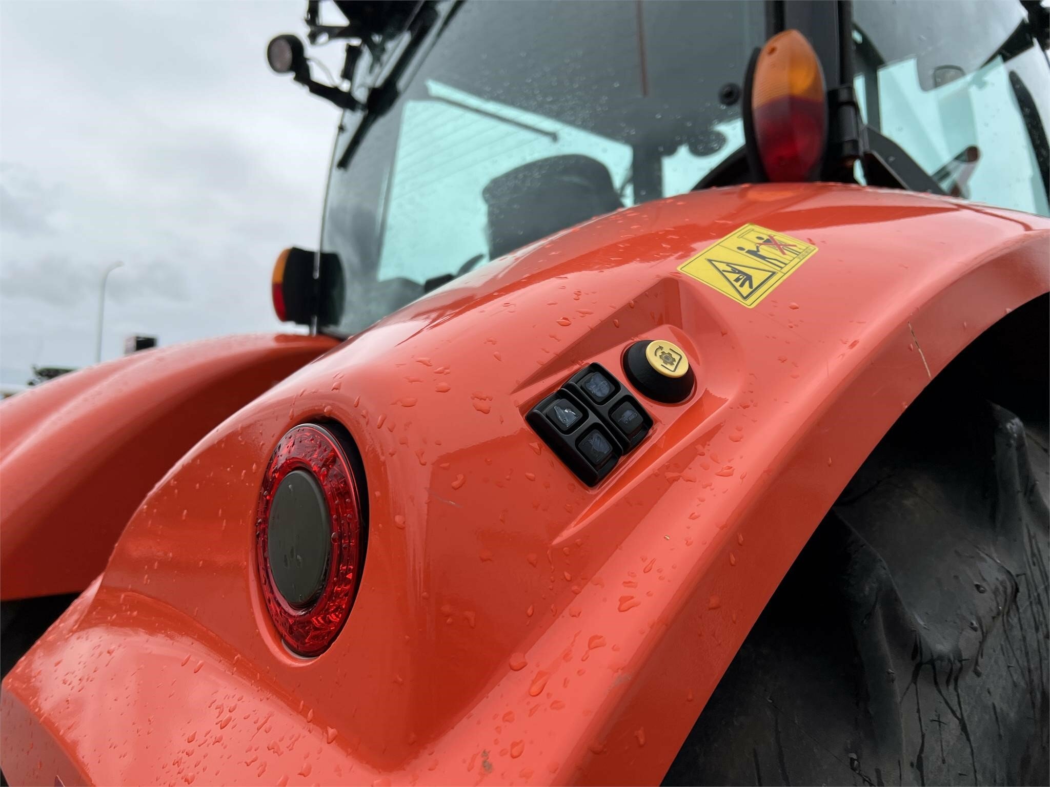 2018 Kubota M7-171 PREMIUM KVT Tractor